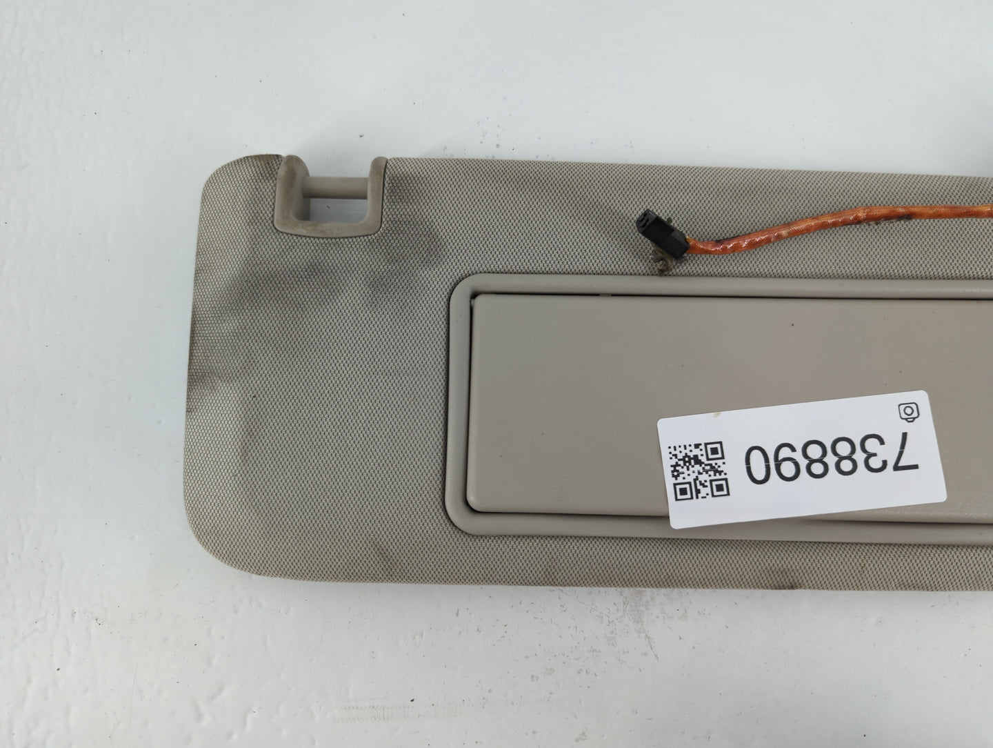 2016-2020 Buick Envision Sun Visor Shade Replacement Passenger Right Mirror Fits Fits 2016 2017 2018 2019 2020 OEM Used Auto Parts - Oemusedautoparts1.com