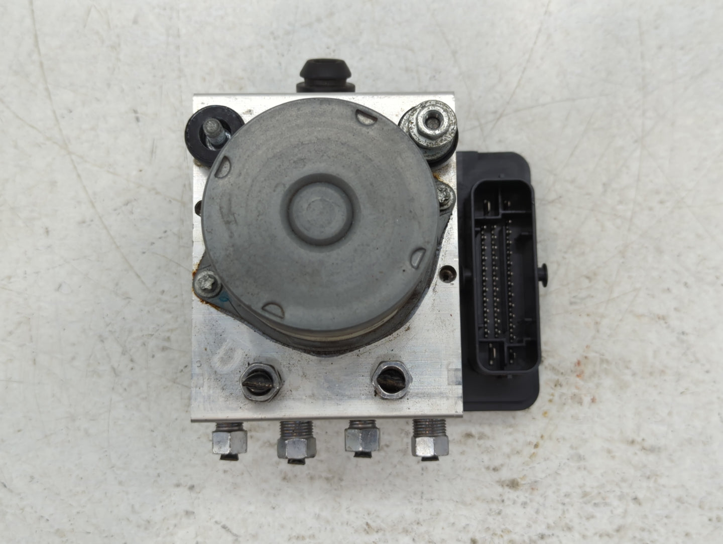2017 Jeep Cherokee ABS Pump Control Module Replacement P/N:P68293541AB Fits OEM Used Auto Parts - Oemusedautoparts1.com