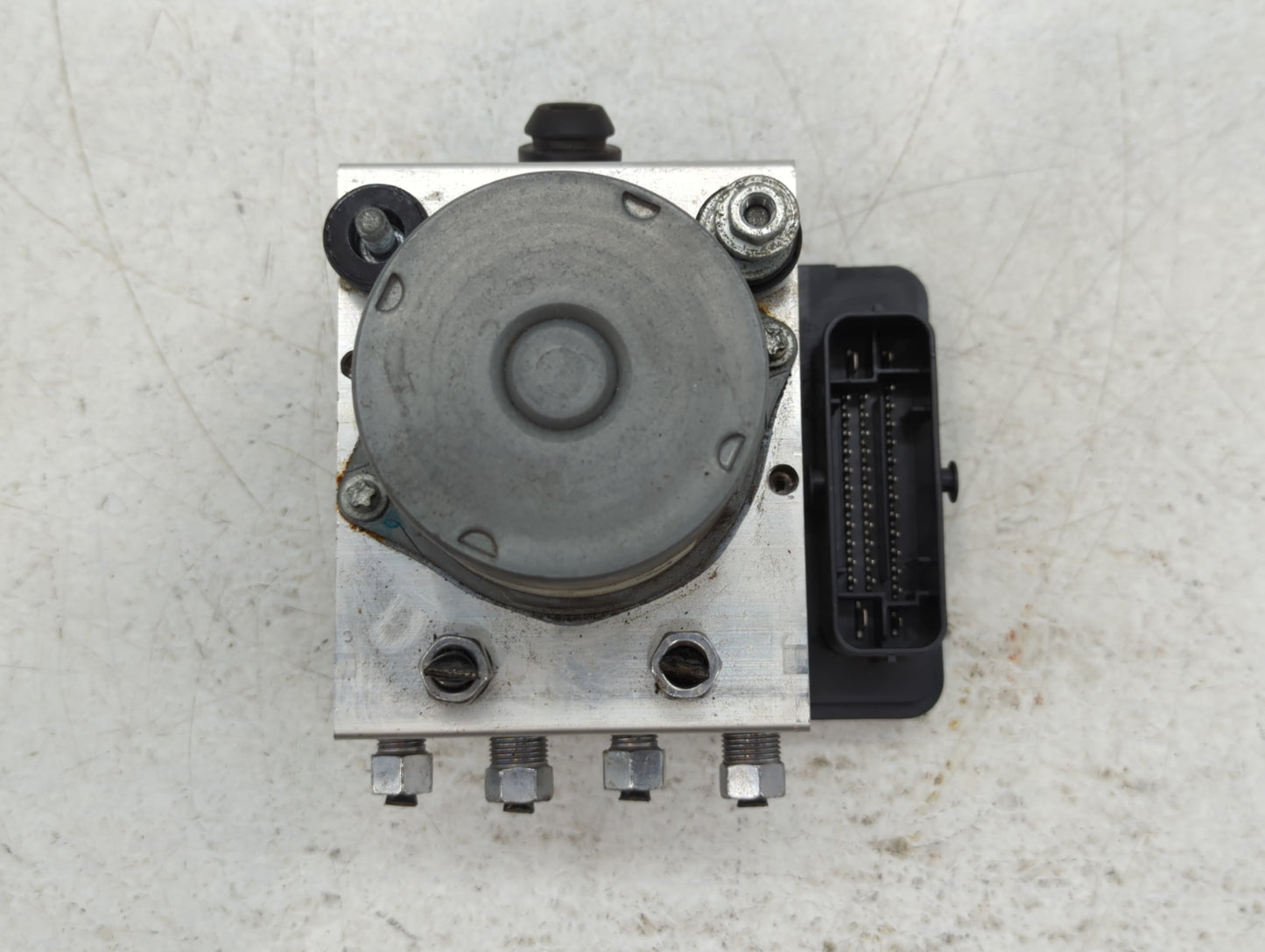 2017 Jeep Cherokee ABS Pump Control Module Replacement P/N:P68293541AB Fits OEM Used Auto Parts - Oemusedautoparts1.com