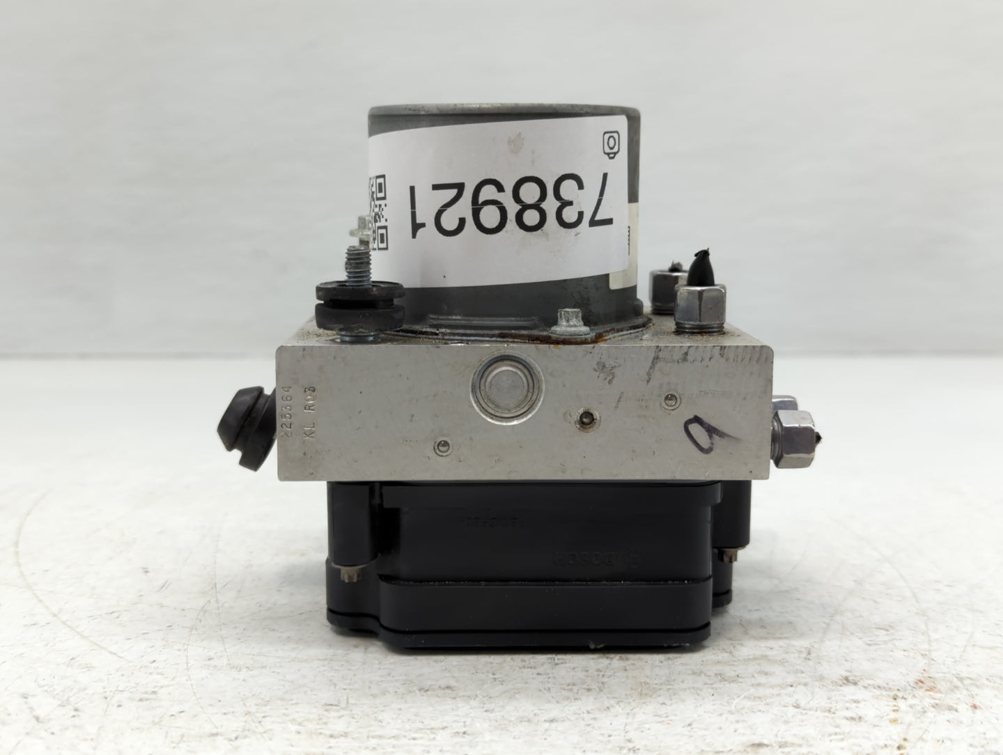 2017 Jeep Cherokee ABS Pump Control Module Replacement P/N:P68293541AB Fits OEM Used Auto Parts - Oemusedautoparts1.com