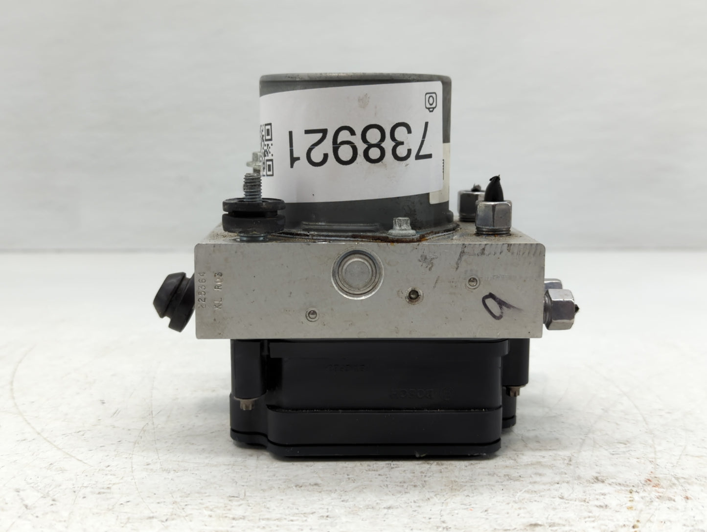 2017 Jeep Cherokee ABS Pump Control Module Replacement P/N:P68293541AB Fits OEM Used Auto Parts - Oemusedautoparts1.com