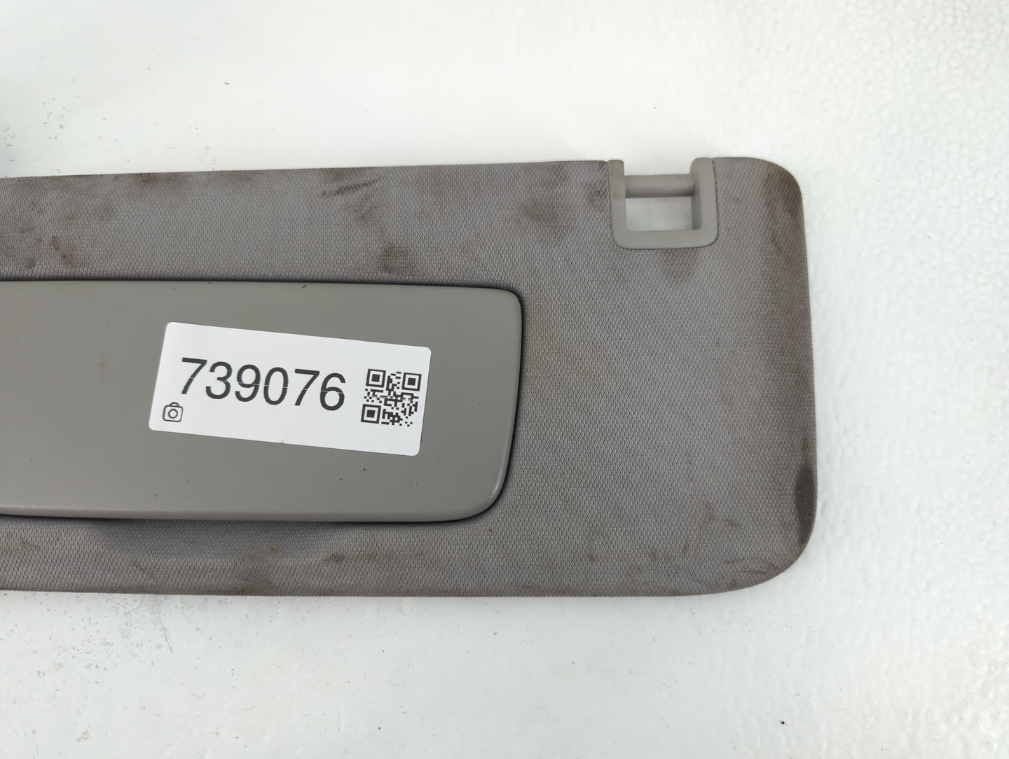 2018-2019 Chevrolet Equinox Sun Visor Shade Replacement Driver Left Mirror Fits Fits 2018 2019 OEM Used Auto Parts - Oemusedautoparts1.com