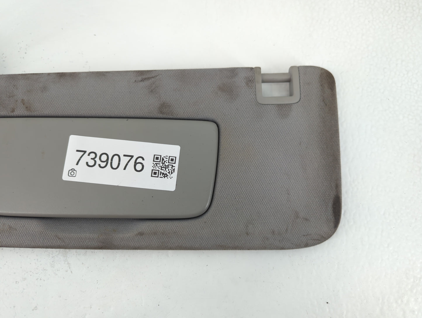 2018-2019 Chevrolet Equinox Sun Visor Shade Replacement Driver Left Mirror Fits Fits 2018 2019 OEM Used Auto Parts - Oemusedautoparts1.com