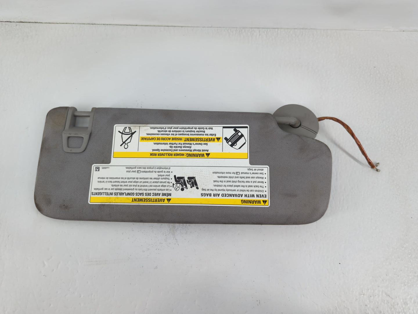 2018-2019 Chevrolet Equinox Sun Visor Shade Replacement Driver Left Mirror Fits Fits 2018 2019 OEM Used Auto Parts - Oemusedautoparts1.com