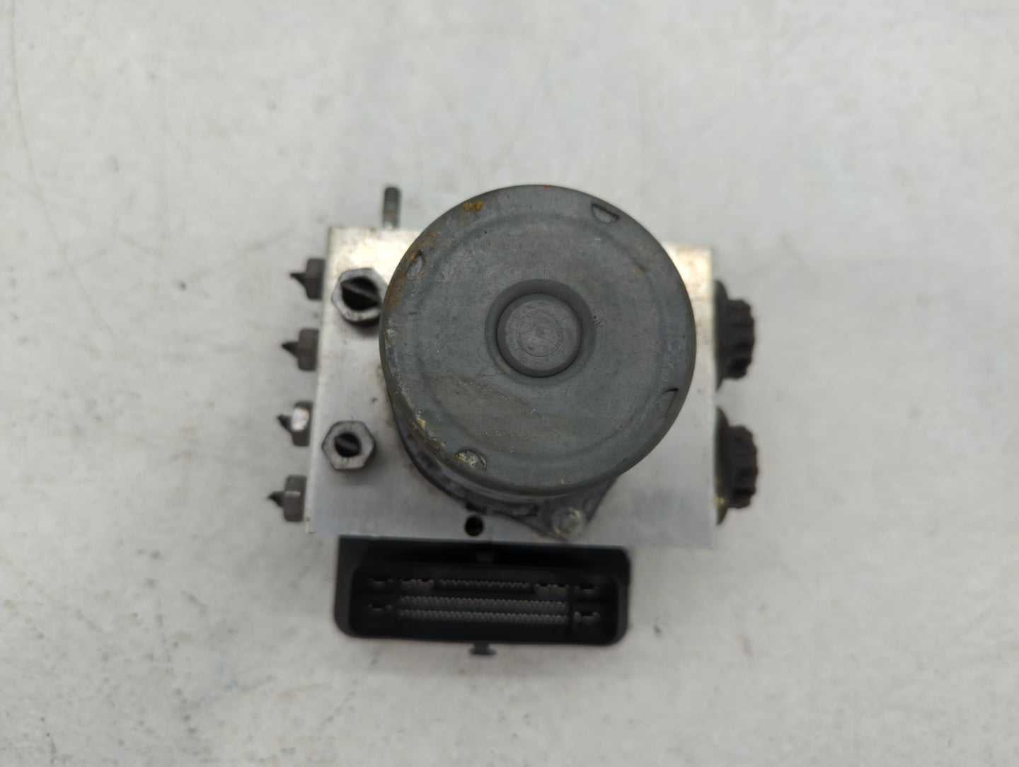 2018 Ford F-150 ABS Pump Control Module Replacement P/N:JL34-2B373-AK Fits OEM Used Auto Parts - Oemusedautoparts1.com