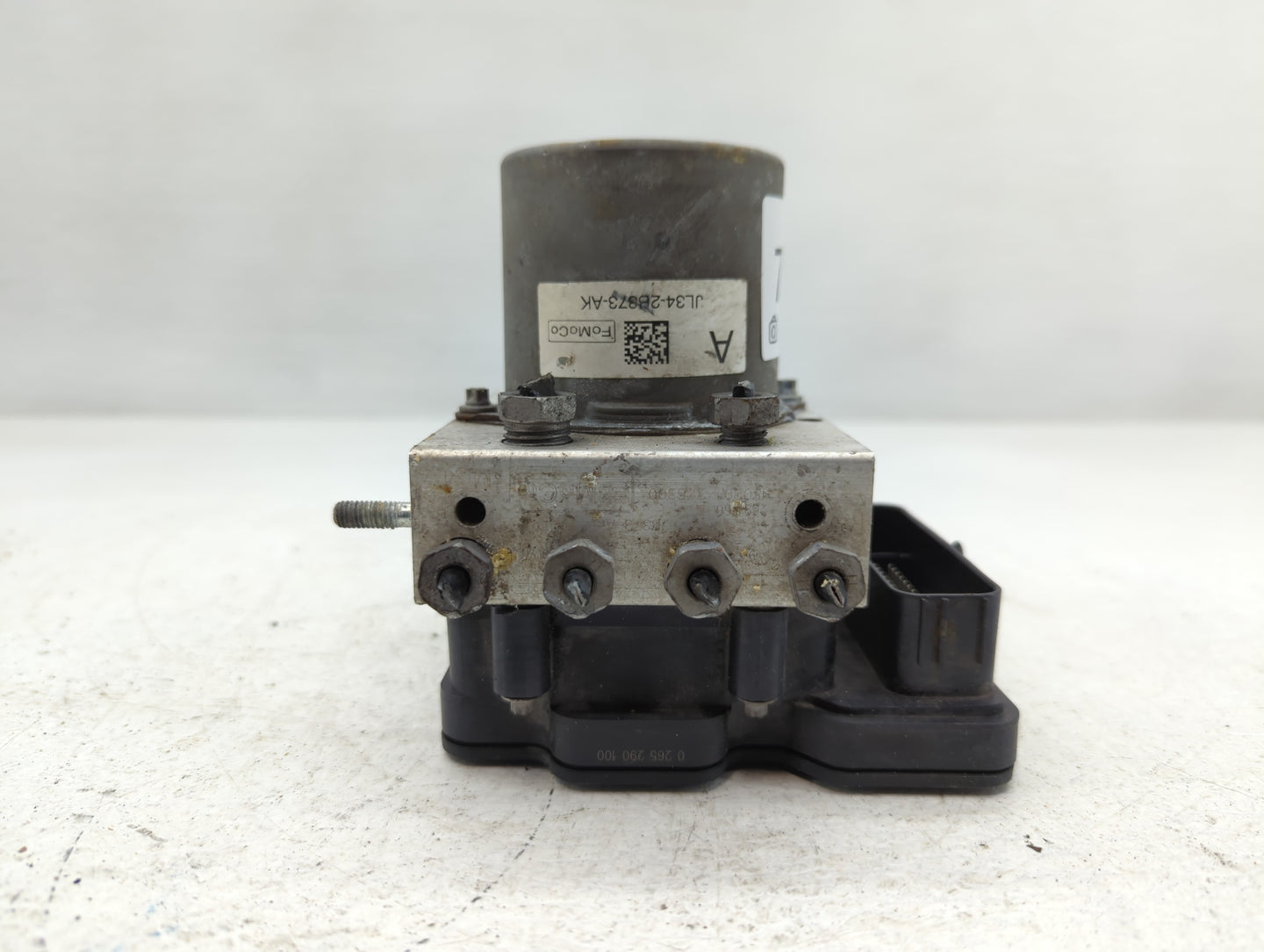 2018 Ford F-150 ABS Pump Control Module Replacement P/N:JL34-2B373-AK Fits OEM Used Auto Parts - Oemusedautoparts1.com