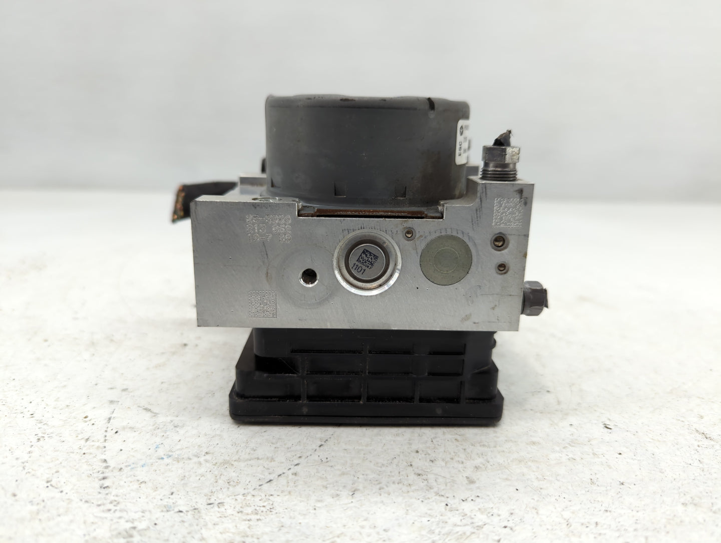 2019 Jeep Compass ABS Pump Control Module Replacement P/N:P68402396AC Fits OEM Used Auto Parts - Oemusedautoparts1.com