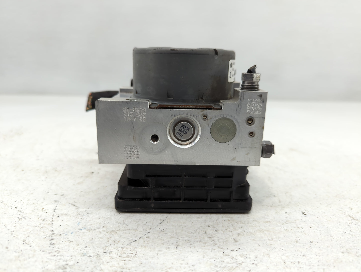 2019 Jeep Compass ABS Pump Control Module Replacement P/N:P68402396AC Fits OEM Used Auto Parts - Oemusedautoparts1.com