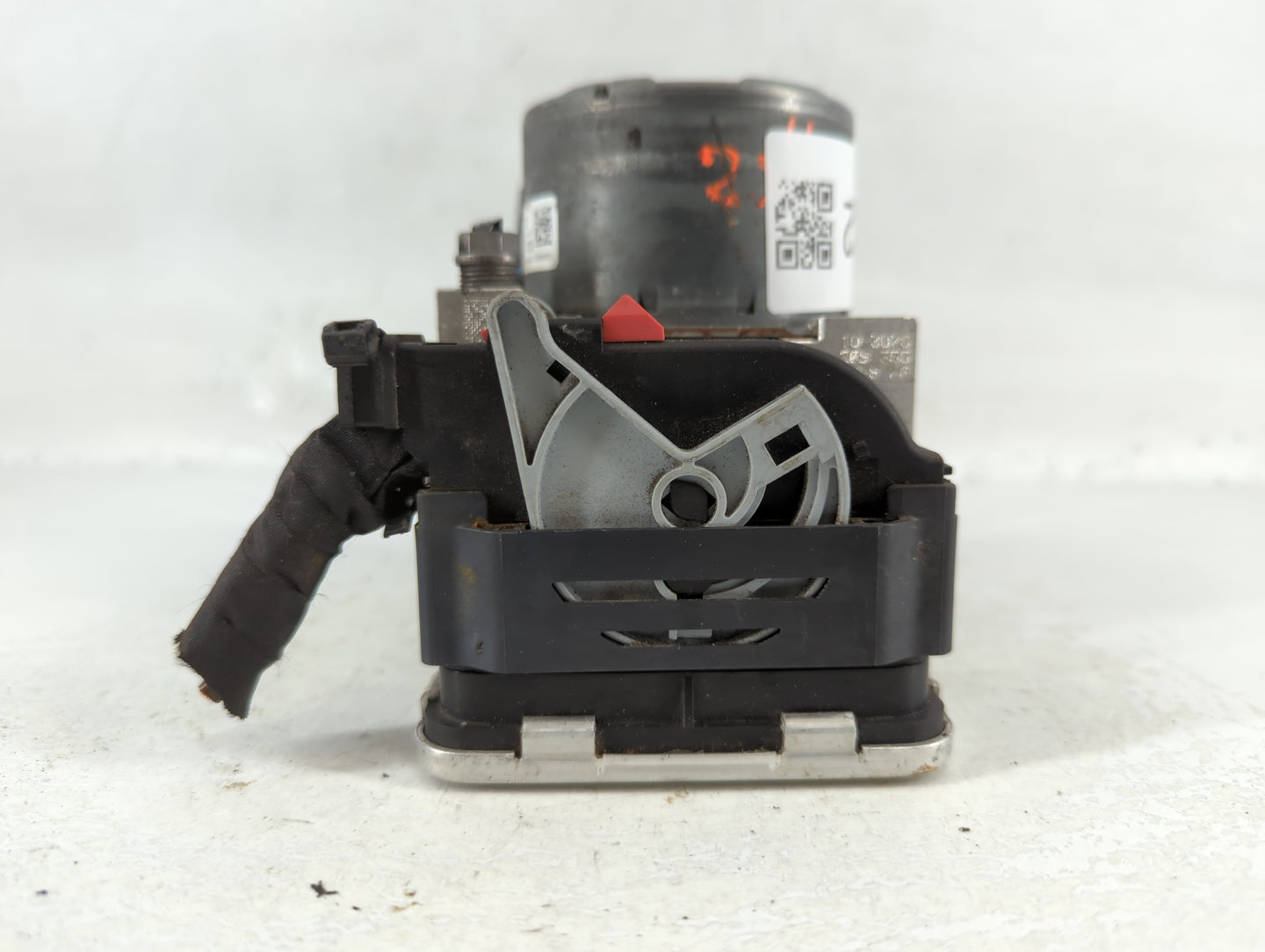 2018 Volkswagen Atlas ABS Pump Control Module Replacement P/N:5Q0 614 517 CE Fits OEM Used Auto Parts - Oemusedautoparts1.com