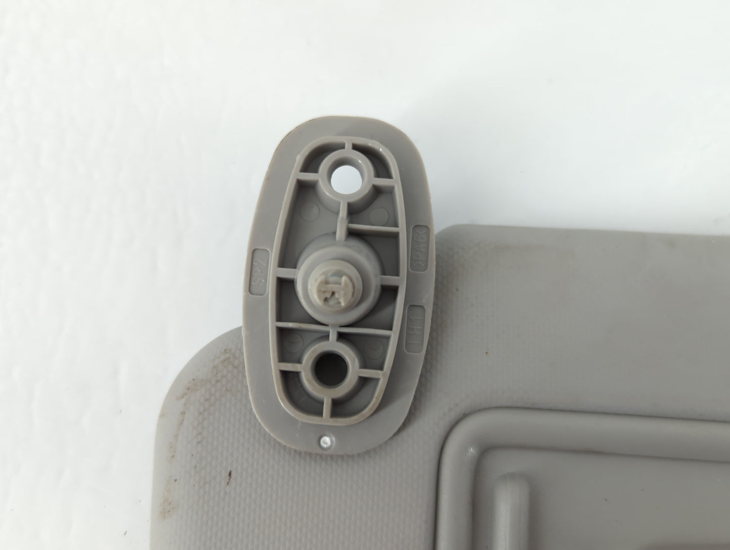 2021-2022 Kia Seltos Sun Visor Shade Replacement Driver Left Mirror Fits Fits 2021 2022 OEM Used Auto Parts - Oemusedautoparts1.com