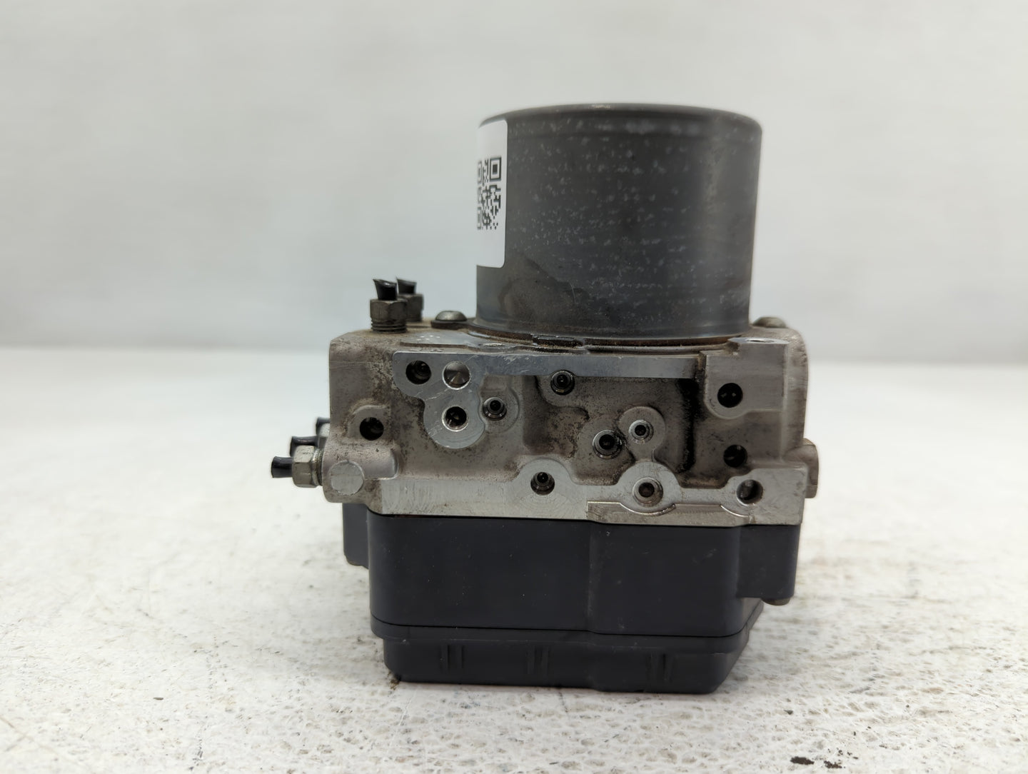 2015 Toyota Rav4 ABS Pump Control Module Replacement P/N:133000-0700 89541-42552, 44540-42272 Fits OEM Used Auto Parts - Oemusedautoparts1.com