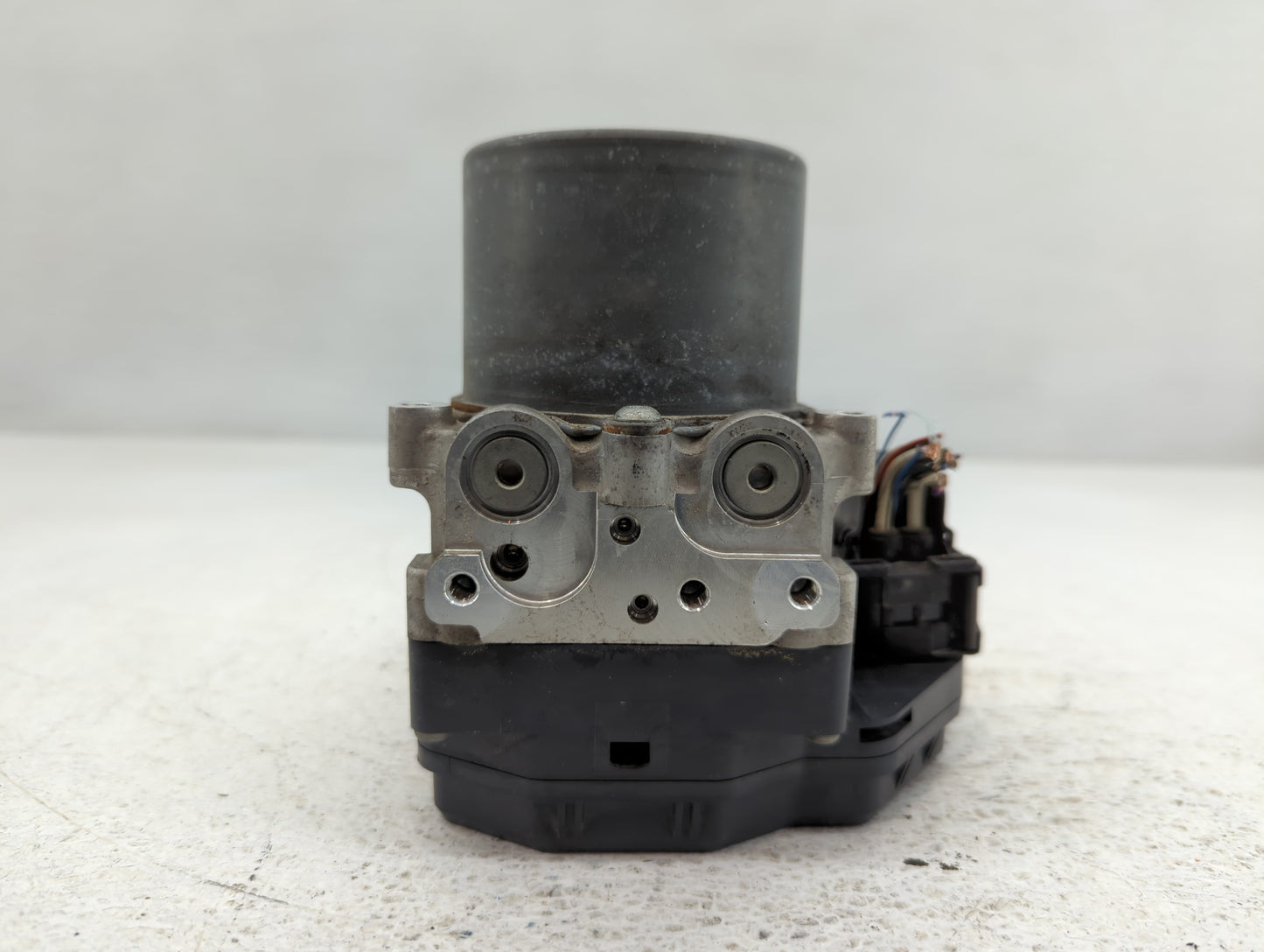 2015 Toyota Rav4 ABS Pump Control Module Replacement P/N:133000-0700 89541-42552, 44540-42272 Fits OEM Used Auto Parts - Oemusedautoparts1.com