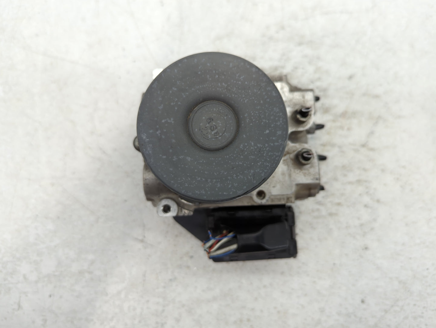 2015 Toyota Rav4 ABS Pump Control Module Replacement P/N:133000-0700 89541-42552, 44540-42272 Fits OEM Used Auto Parts - Oemusedautoparts1.com