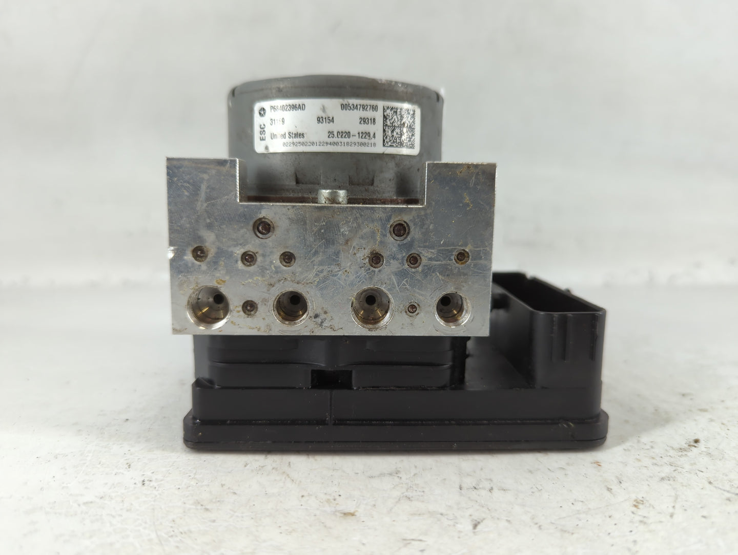 2019 Jeep Compass ABS Pump Control Module Replacement P/N:00534792760 P68402396AD Fits OEM Used Auto Parts - Oemusedautoparts1.com