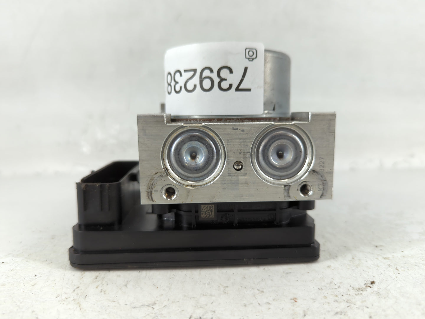 2019 Jeep Compass ABS Pump Control Module Replacement P/N:00534792760 P68402396AD Fits OEM Used Auto Parts - Oemusedautoparts1.com