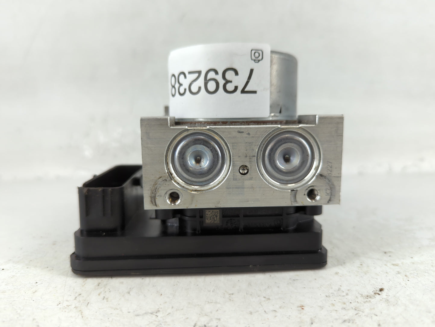 2019 Jeep Compass ABS Pump Control Module Replacement P/N:00534792760 P68402396AD Fits OEM Used Auto Parts - Oemusedautoparts1.com