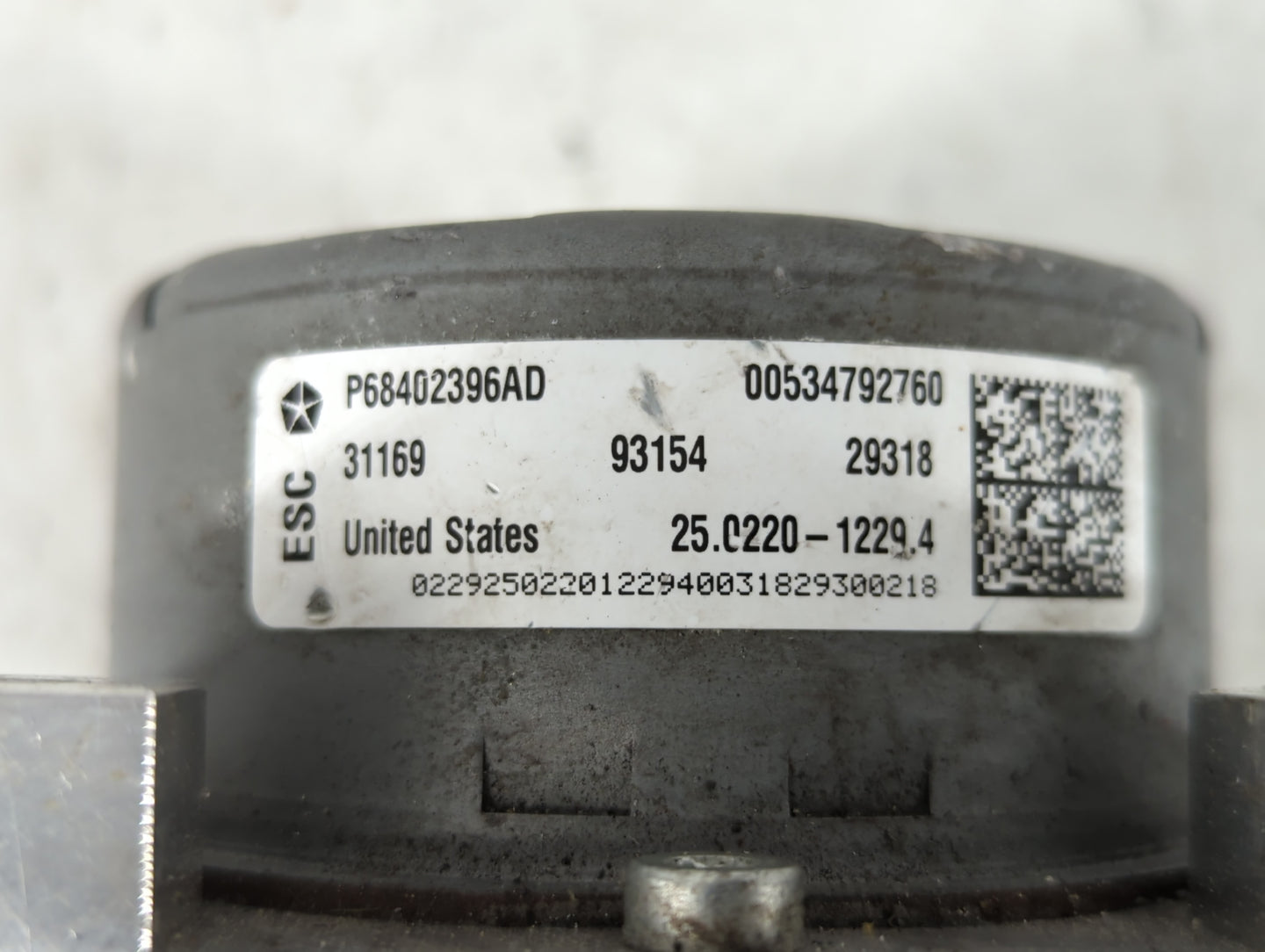 2019 Jeep Compass ABS Pump Control Module Replacement P/N:00534792760 P68402396AD Fits OEM Used Auto Parts - Oemusedautoparts1.com