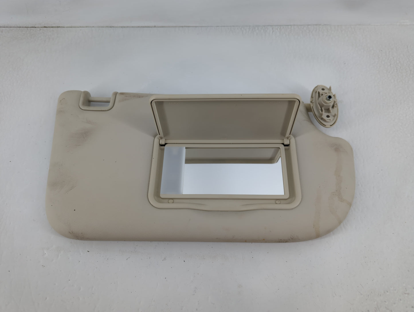 2013-2018 Ford Focus Sun Visor Shade Replacement Passenger Right Mirror Fits Fits 2013 2014 2015 2016 2017 2018 OEM Used Auto Parts - Oemusedautoparts1.com