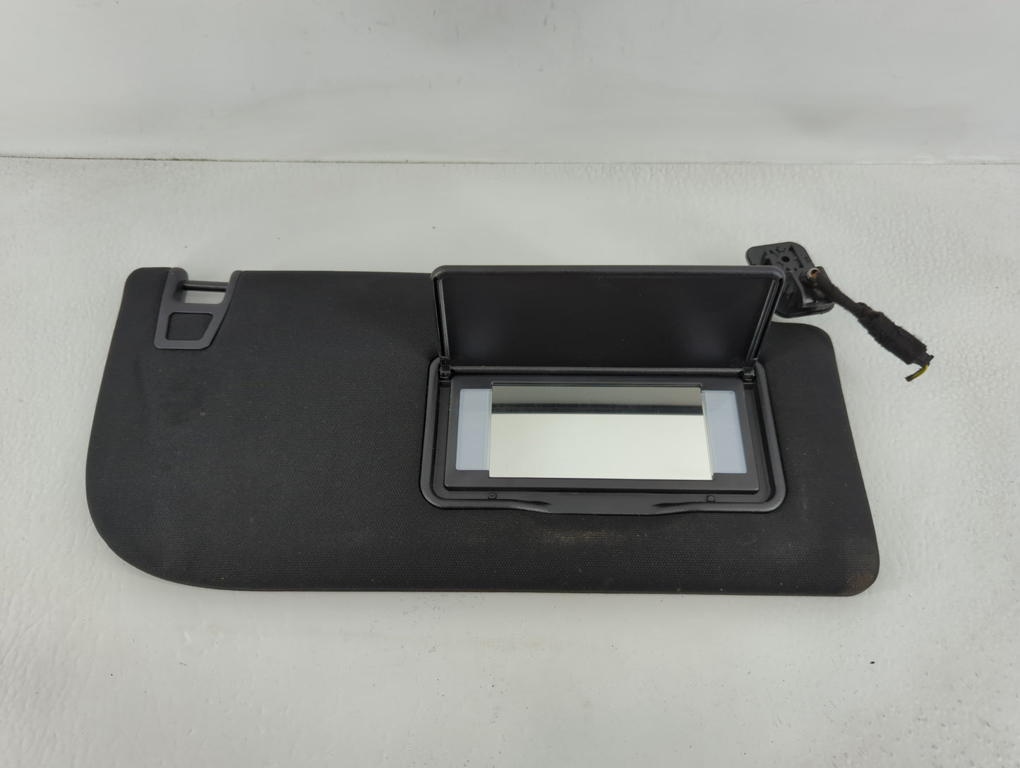 2018 Lincoln Navigator Sun Visor Shade Replacement Passenger Right Mirror Fits OEM Used Auto Parts - Oemusedautoparts1.com