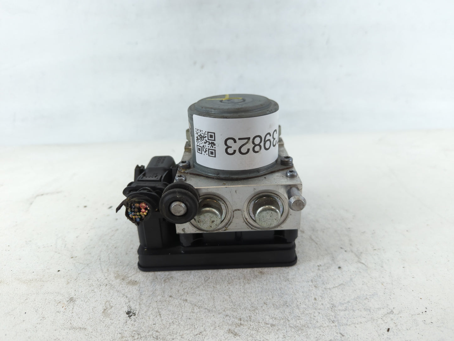 2016 Buick Lacrosse ABS Pump Control Module Replacement P/N:23321781 Fits Fits 2017 OEM Used Auto Parts - Oemusedautoparts1.com