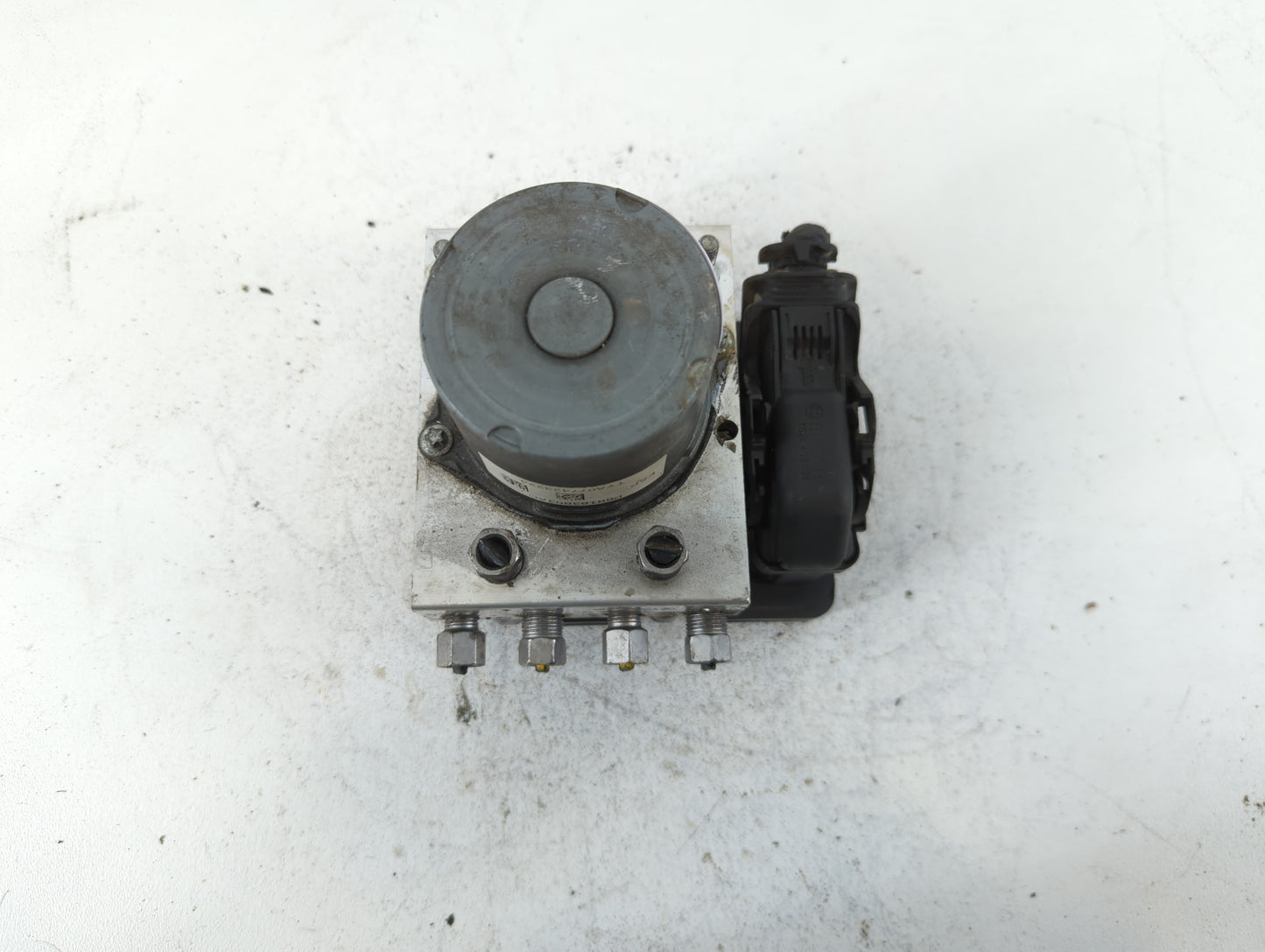 2014 Dodge Caravan ABS Pump Control Module Replacement P/N:P68183803AC Fits OEM Used Auto Parts - Oemusedautoparts1.com