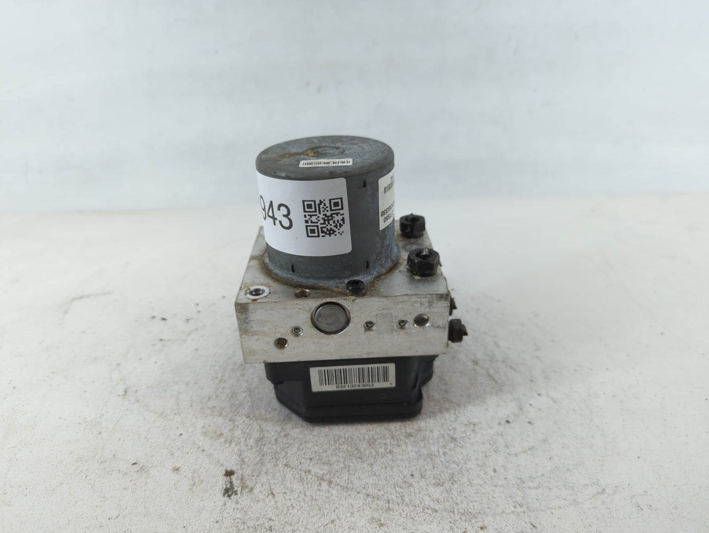 2011-2013 Kia Optima ABS Pump Control Module Replacement P/N:58920-2T550 Fits Fits 2011 2012 2013 OEM Used Auto Parts - Oemusedautoparts1.com