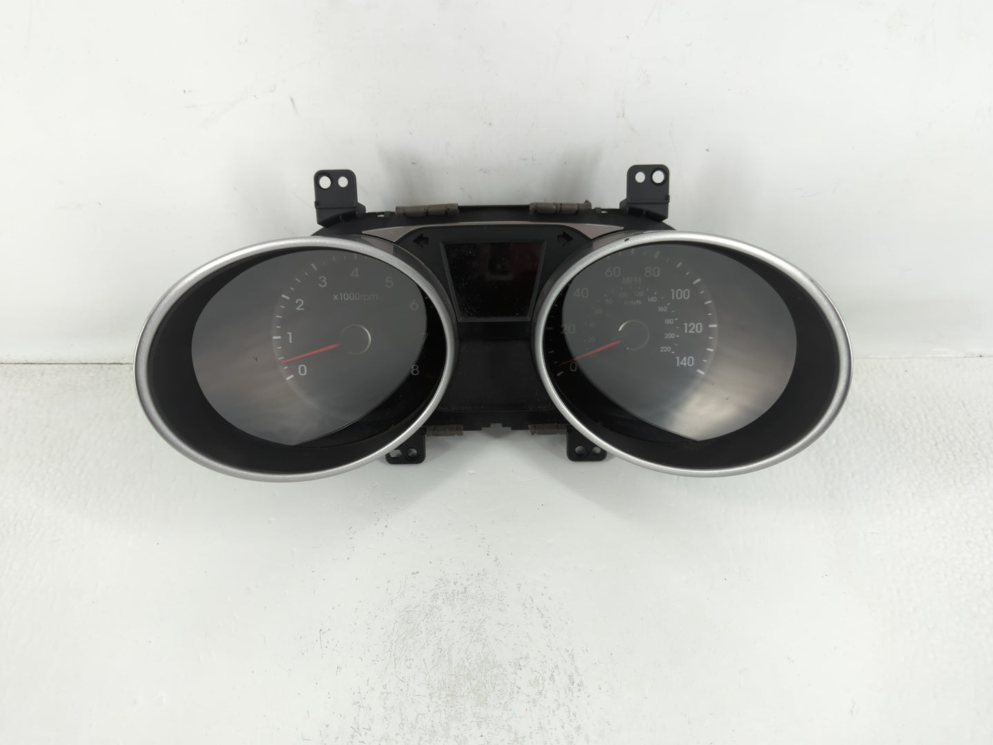 2014-2015 Hyundai Tucson Instrument Cluster Speedometer Gauges P/N:2015 01 16 Fits Fits 2014 2015 OEM Used Auto Parts - Oemusedautoparts1.com