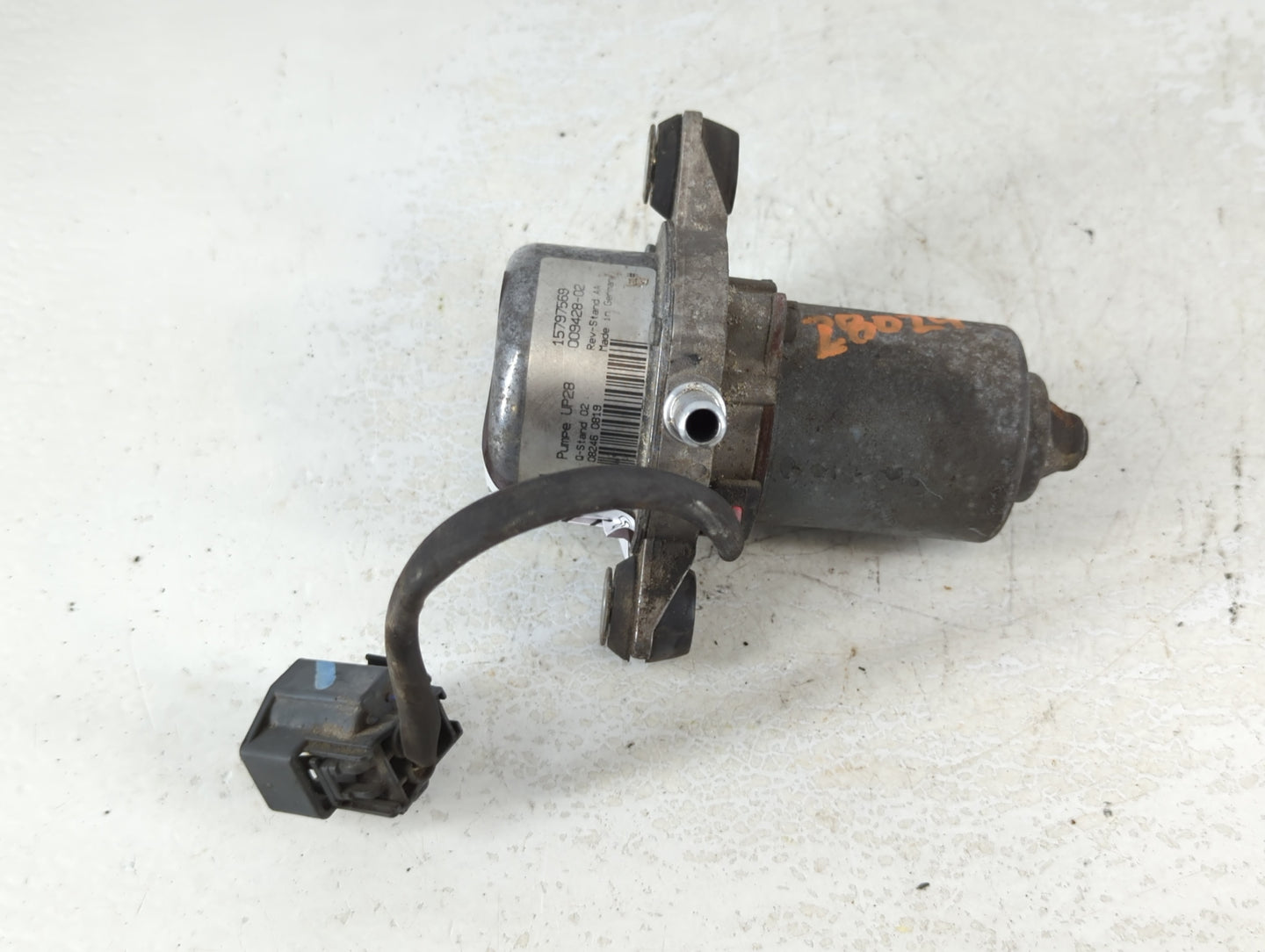 2009 Cadillac Cts Central Vaccum Lock Pump 15797569 - Oemusedautoparts1.com