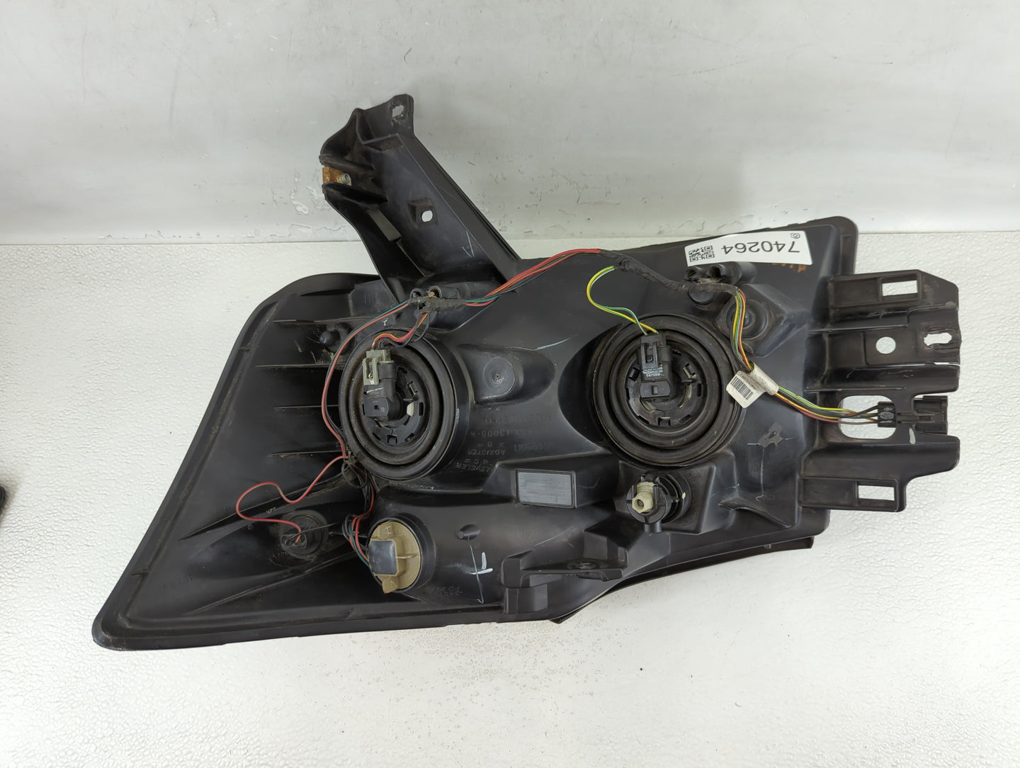 2007 Volkswagen Touareg Passenger Right Oem Head Light Headlight Lamp - Oemusedautoparts1.com