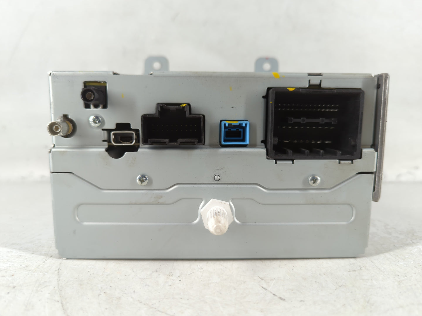 2016 Buick Encore Radio AM FM Cd Player Receiver Replacement P/N:84026635 Fits OEM Used Auto Parts - Oemusedautoparts1.com