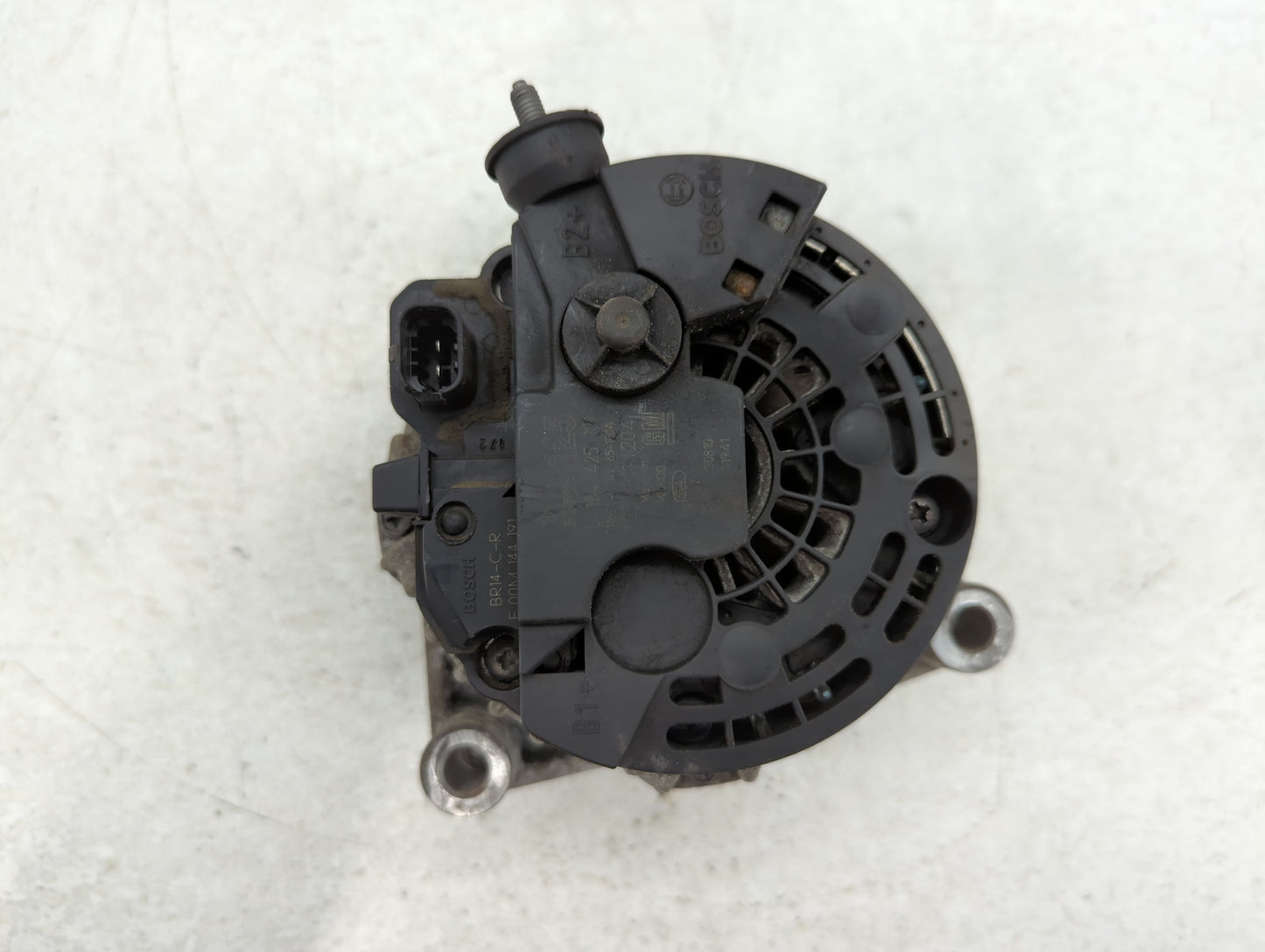 2007-2014 Chevrolet Silverado 2500 Alternator Replacement Generator Charging Assembly Engine OEM P/N:E 00M 144 191 Fits OEM Used Auto Parts - Oemusedautoparts1.com