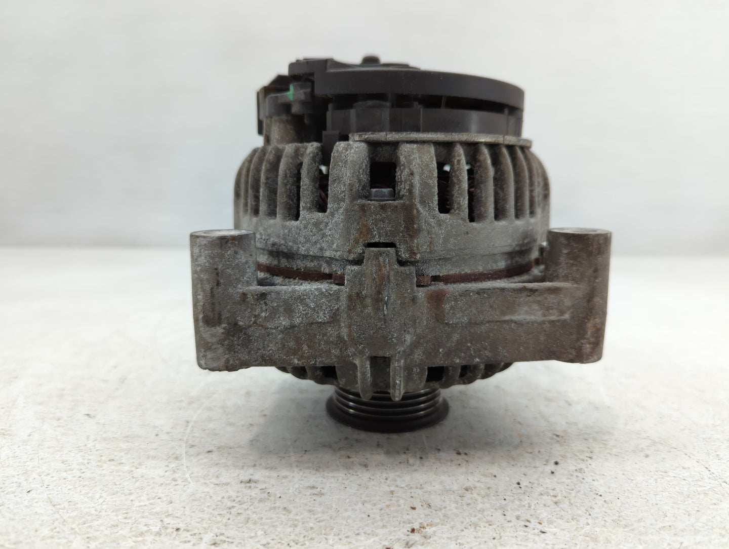 2007-2014 Chevrolet Silverado 2500 Alternator Replacement Generator Charging Assembly Engine OEM P/N:E 00M 144 191 Fits OEM Used Auto Parts - Oemusedautoparts1.com