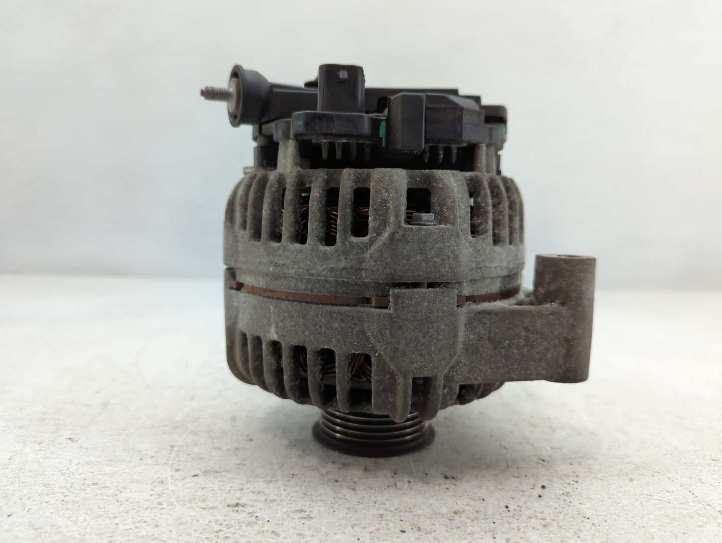 2007-2014 Chevrolet Silverado 2500 Alternator Replacement Generator Charging Assembly Engine OEM P/N:E 00M 144 191 Fits OEM Used Auto Parts - Oemusedautoparts1.com