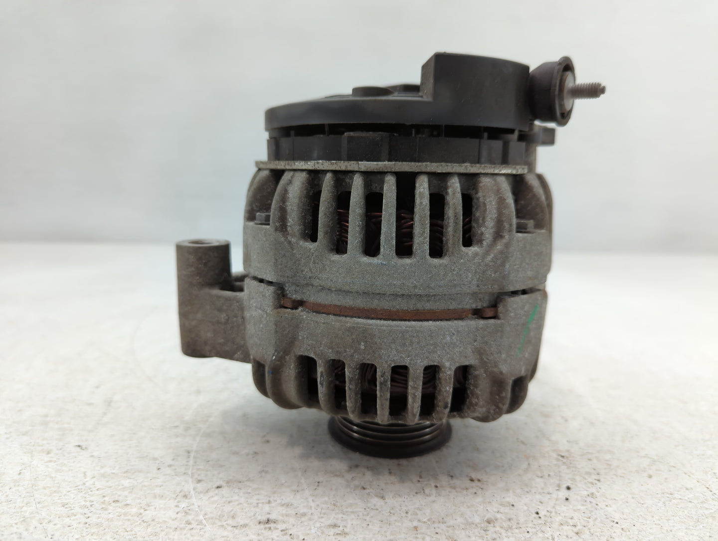 2007-2014 Chevrolet Silverado 2500 Alternator Replacement Generator Charging Assembly Engine OEM P/N:E 00M 144 191 Fits OEM Used Auto Parts - Oemusedautoparts1.com