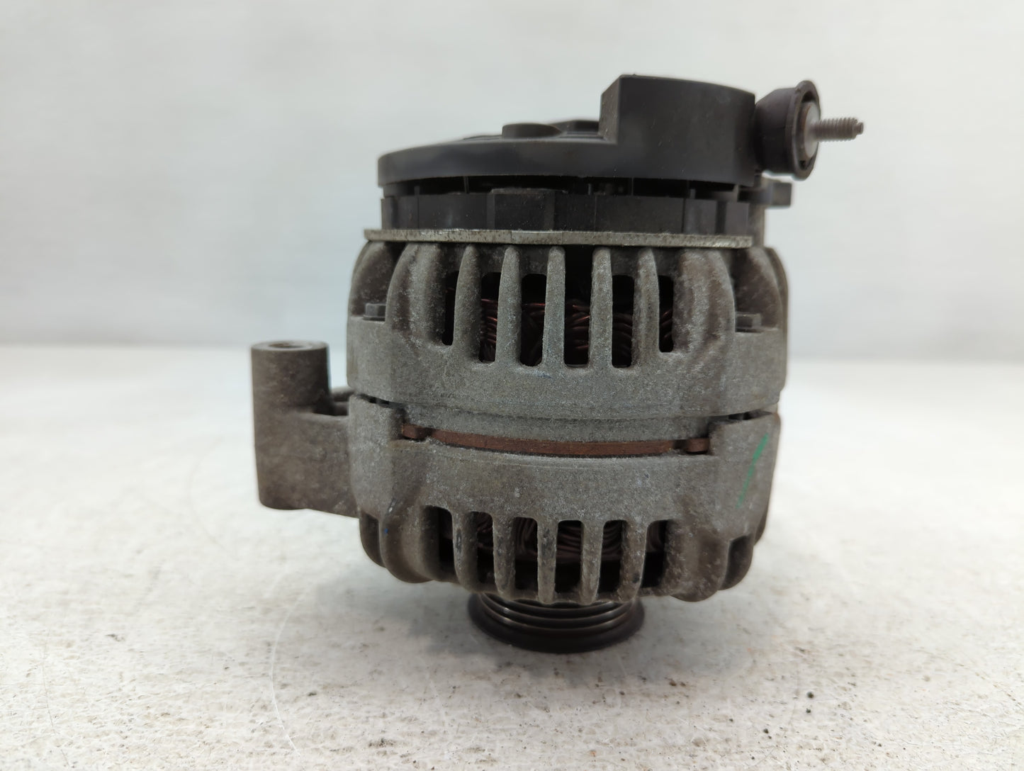 2007-2014 Chevrolet Silverado 2500 Alternator Replacement Generator Charging Assembly Engine OEM P/N:E 00M 144 191 Fits OEM Used Auto Parts - Oemusedautoparts1.com