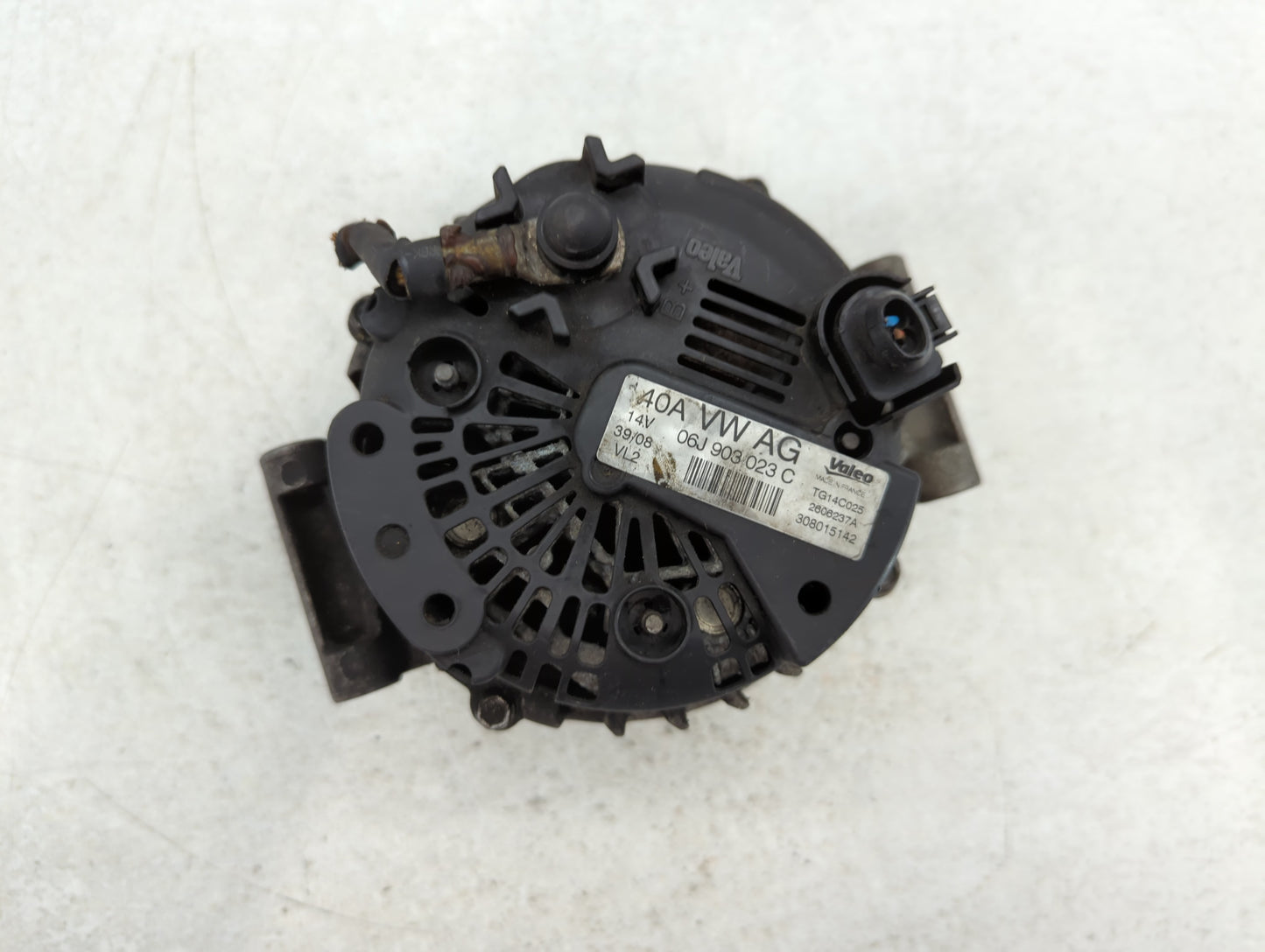 2009 Volkswagen Golf City Alternator Replacement Generator Charging Assembly Engine OEM P/N:06J 903 023 C Fits OEM Used Auto Parts - Oemusedautoparts1.com
