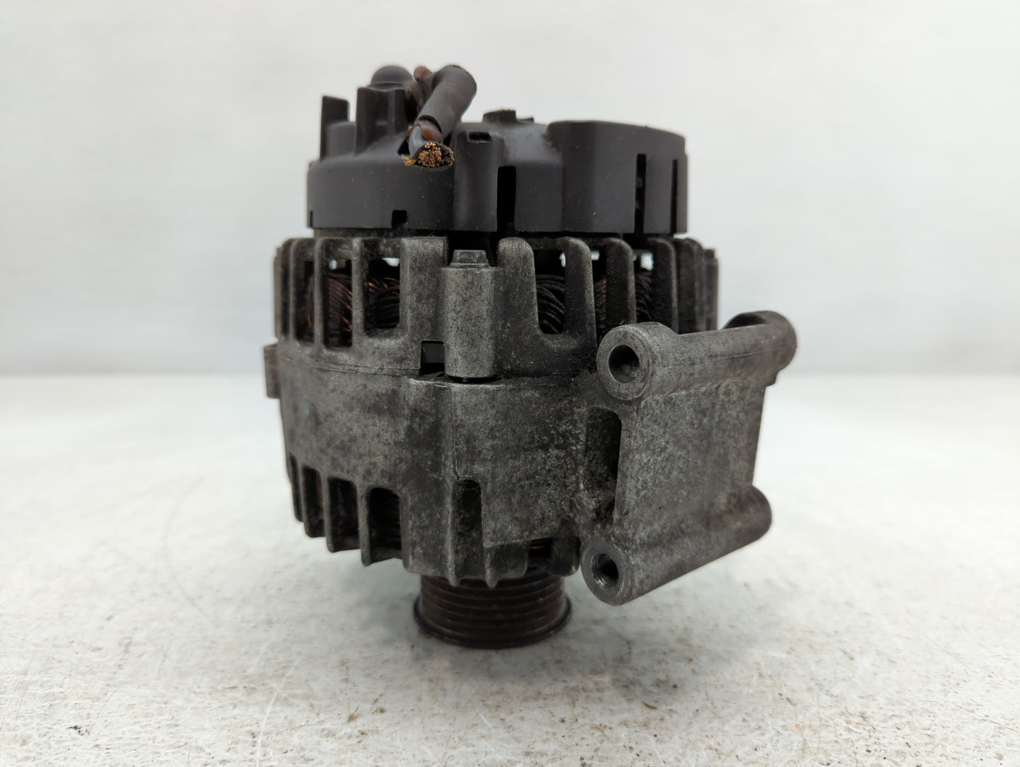 2009 Volkswagen Golf City Alternator Replacement Generator Charging Assembly Engine OEM P/N:06J 903 023 C Fits OEM Used Auto Parts - Oemusedautoparts1.com