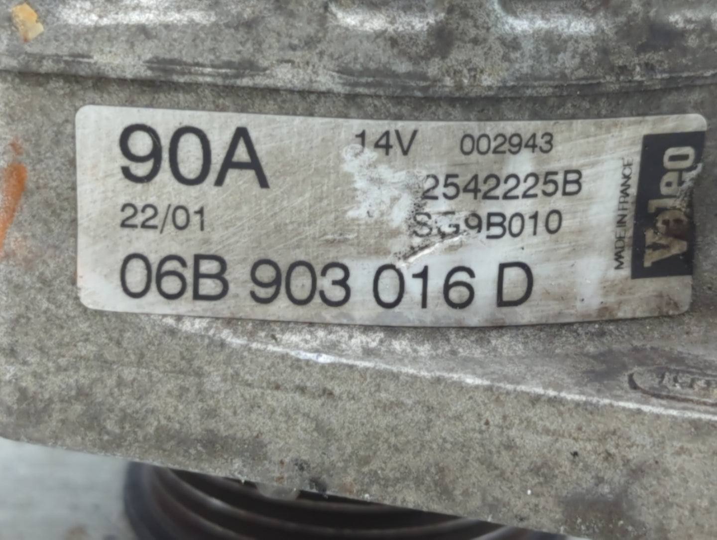 1999-2002 Volkswagen Passat Alternator Replacement Generator Charging Assembly Engine OEM P/N:06B 903 016D Fits OEM Used Auto Parts - Oemusedautoparts1.com