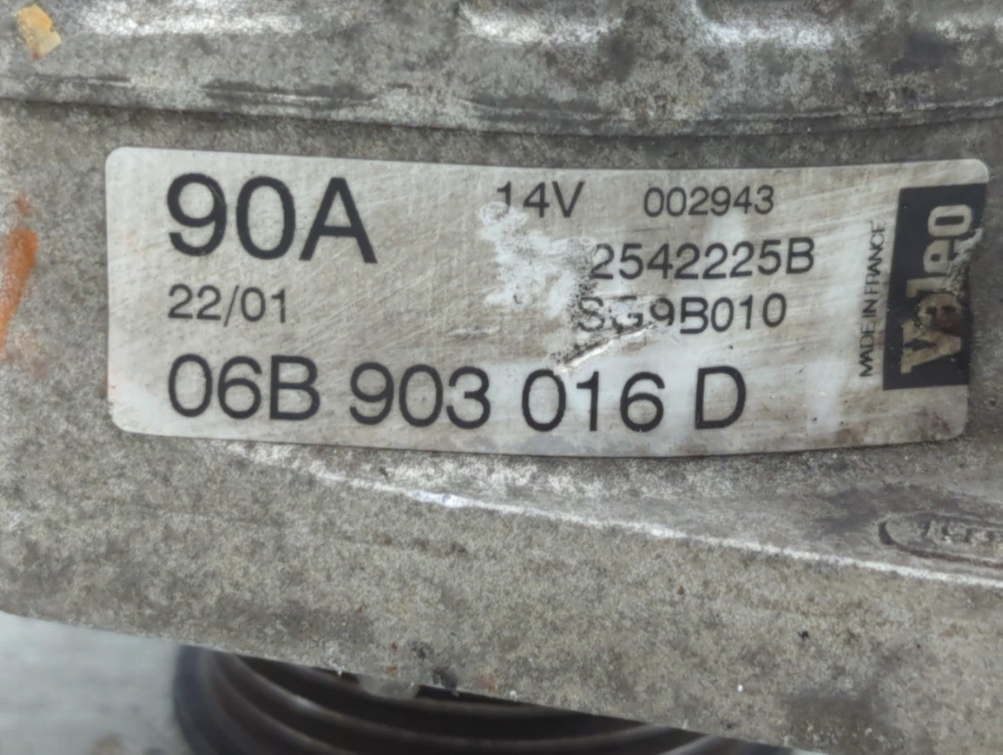 1999-2002 Volkswagen Passat Alternator Replacement Generator Charging Assembly Engine OEM P/N:06B 903 016D Fits OEM Used Auto Parts - Oemusedautoparts1.com