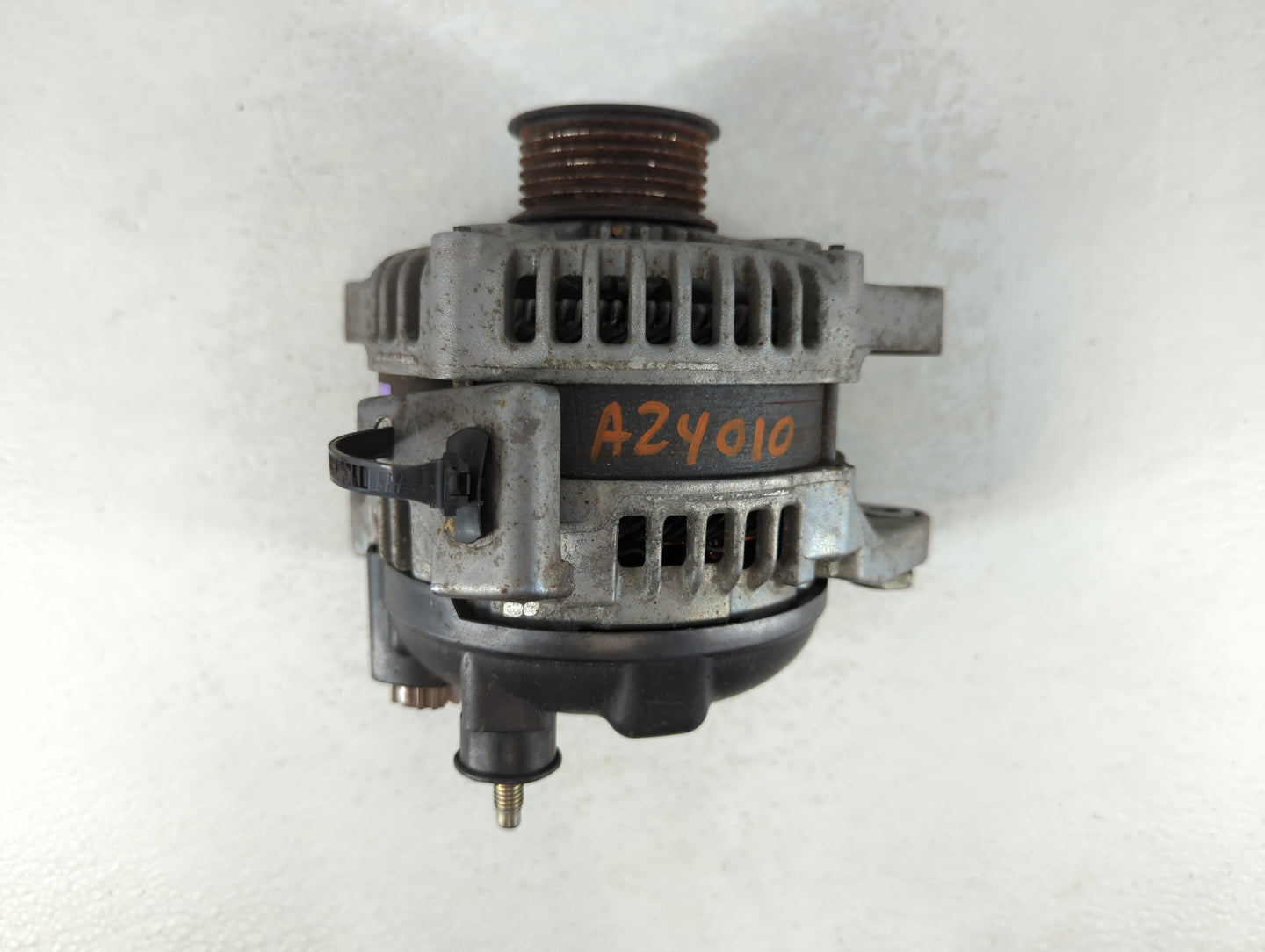 2017 Genesis G80 Alternator Replacement Generator Charging Assembly Engine OEM P/N:104211-8470 37300-3C552 Fits OEM Used Auto Parts - Oemusedautoparts1.com