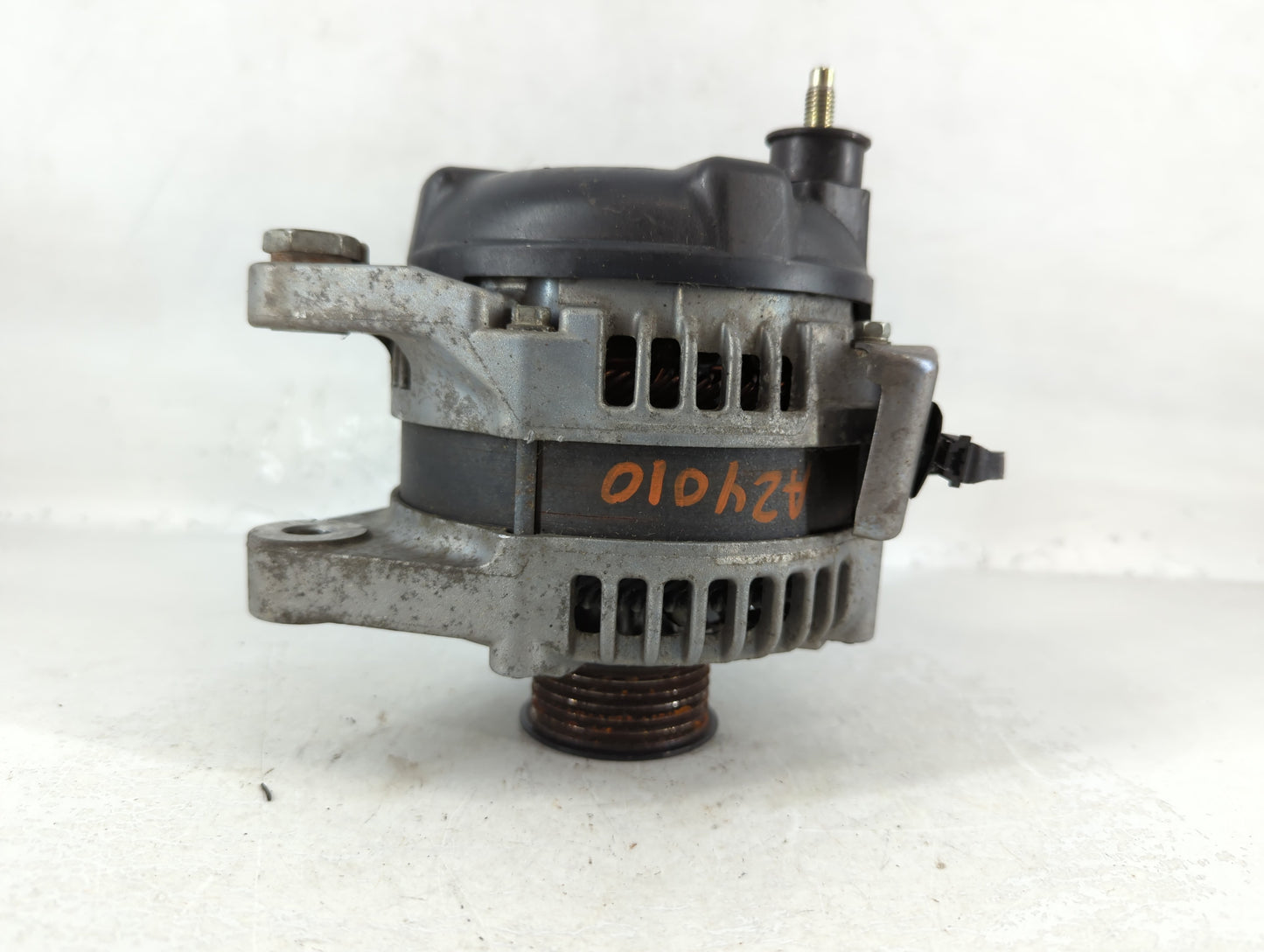 2017 Genesis G80 Alternator Replacement Generator Charging Assembly Engine OEM P/N:104211-8470 37300-3C552 Fits OEM Used Auto Parts - Oemusedautoparts1.com