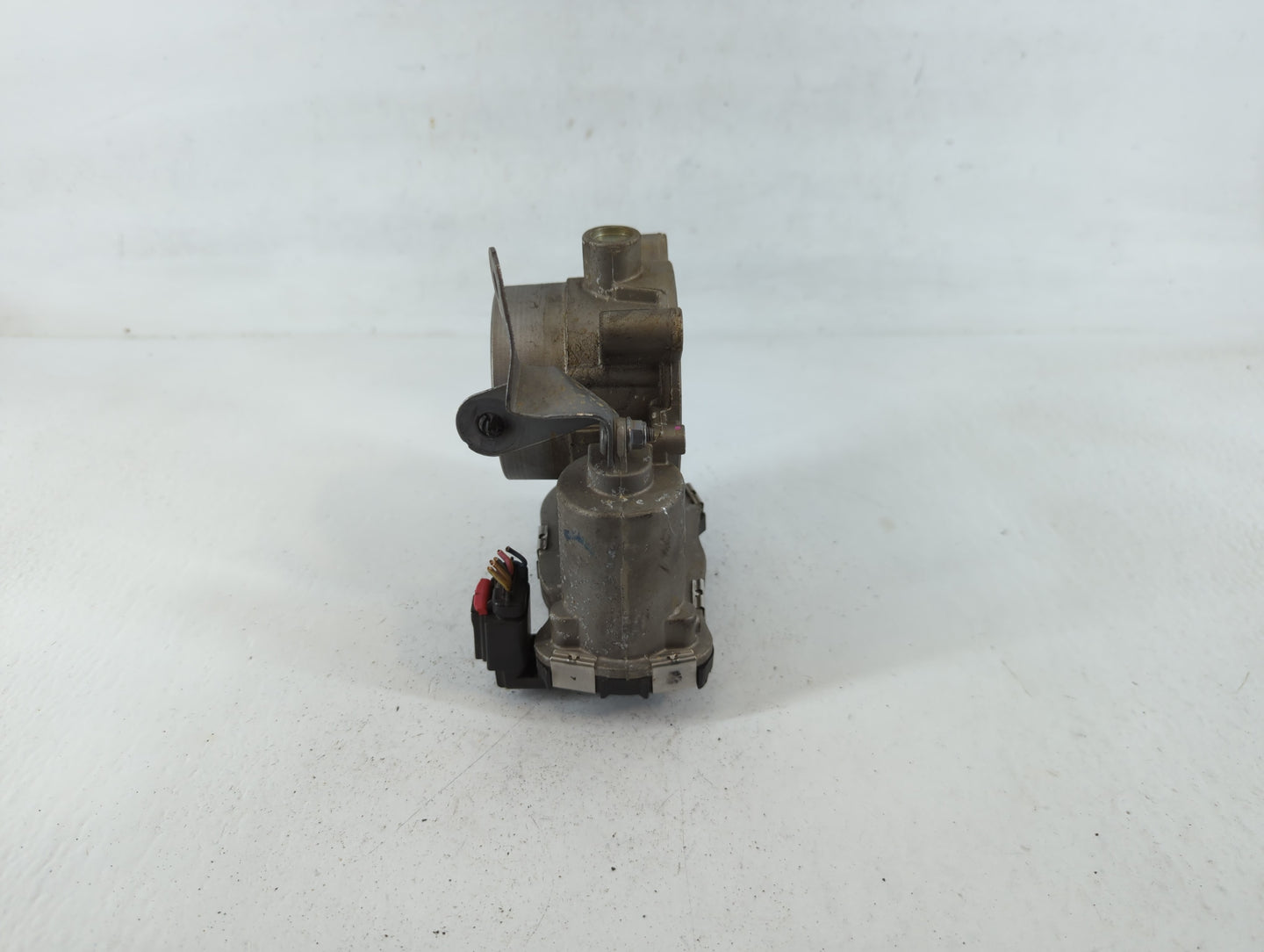2015-2021 Jeep Renegade Throttle Body P/N:04891970AB Fits Fits 2014 2015 2016 2017 2018 2019 2020 2021 2022 OEM Used Auto Parts - Oemusedautoparts1.com
