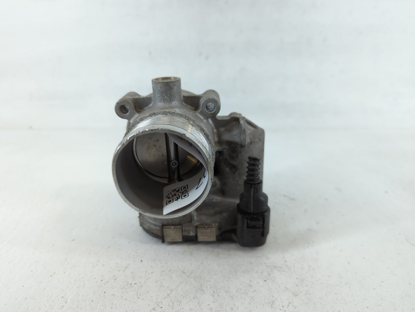 2014-2017 Volkswagen Passat Throttle Body P/N:06K 133 062 D Fits Fits 2014 2015 2016 2017 OEM Used Auto Parts - Oemusedautoparts1.com