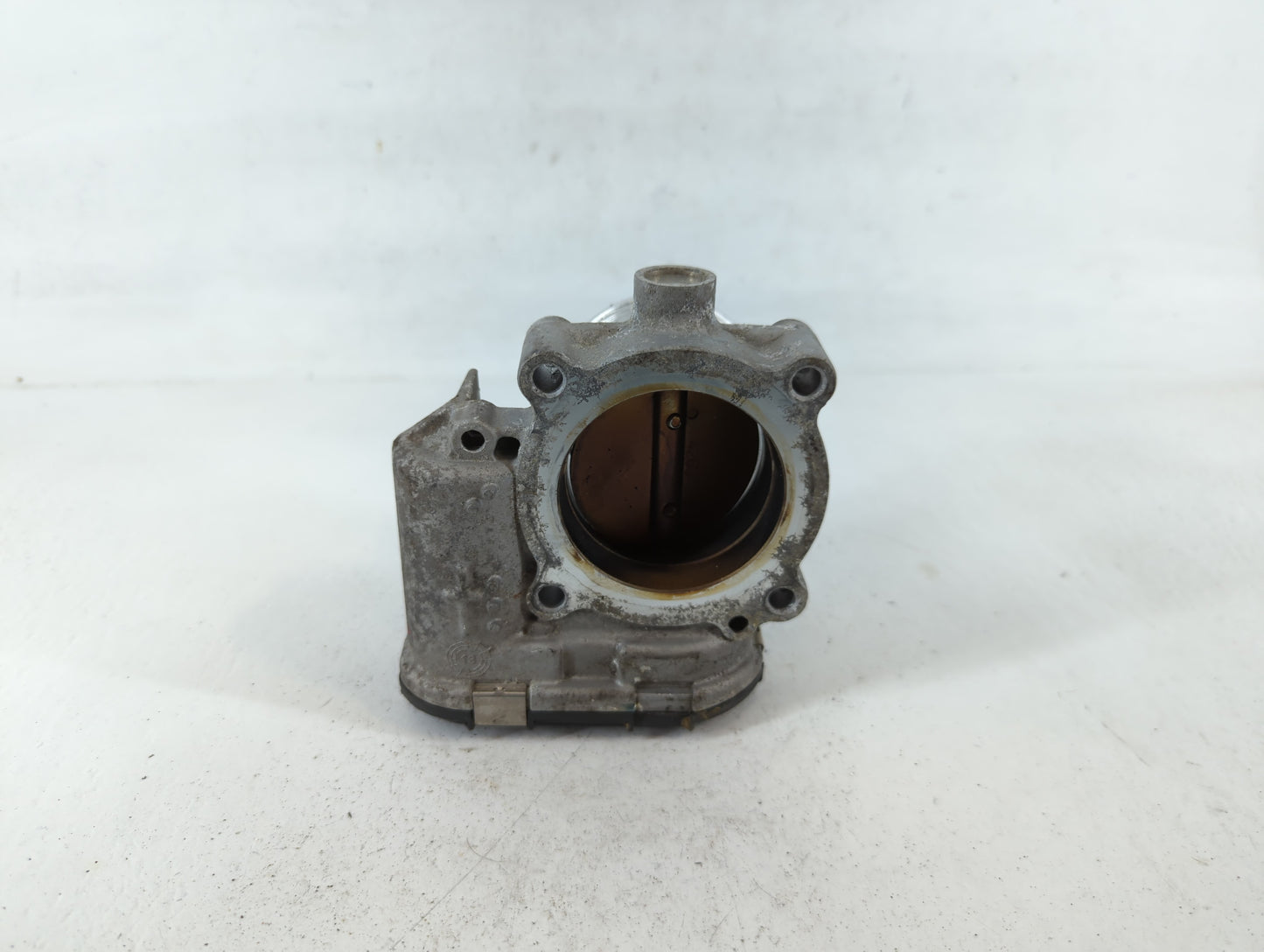 2014-2017 Volkswagen Passat Throttle Body P/N:06K 133 062 D Fits Fits 2014 2015 2016 2017 OEM Used Auto Parts - Oemusedautoparts1.com