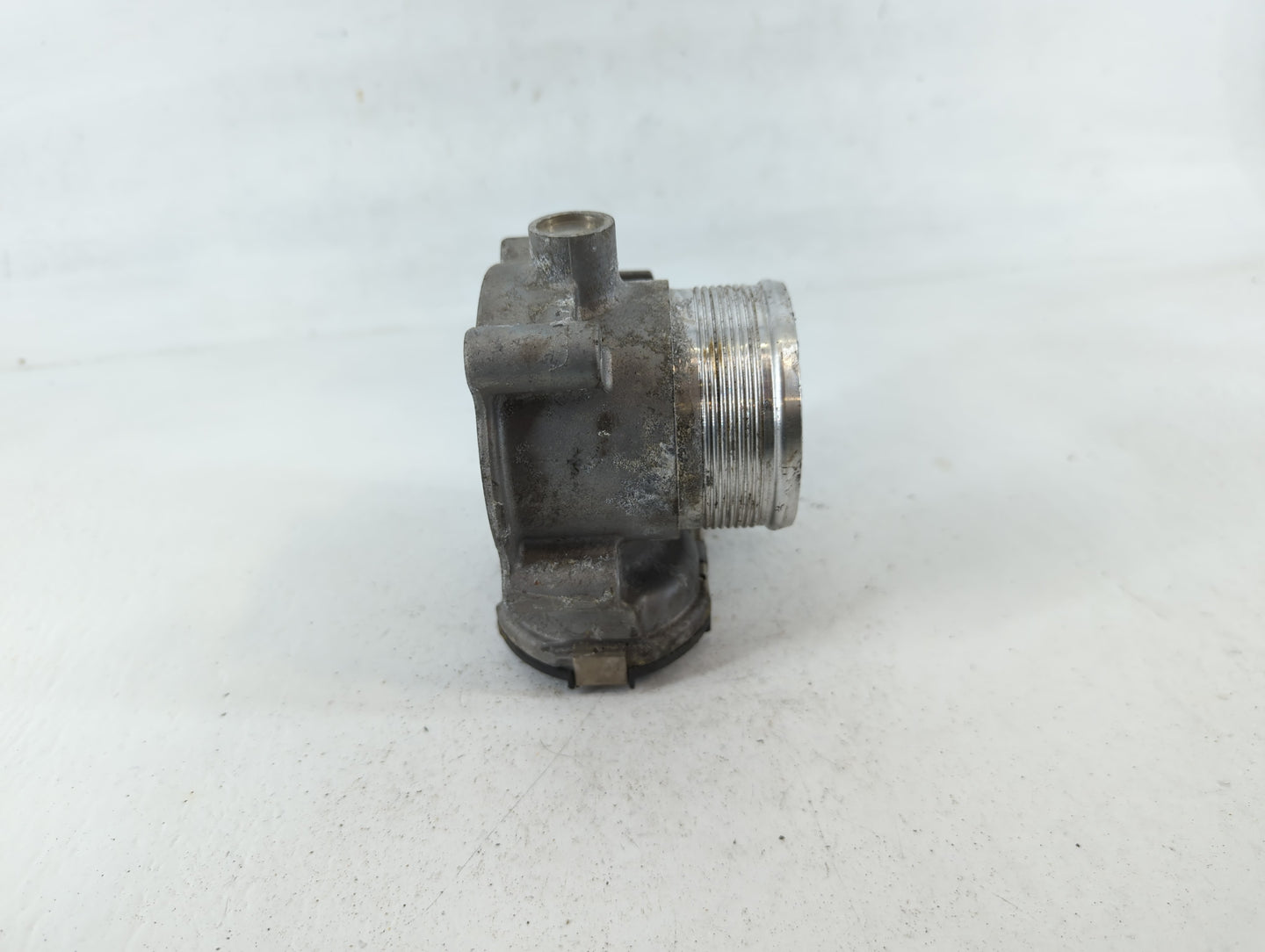 2014-2017 Volkswagen Passat Throttle Body P/N:06K 133 062 D Fits Fits 2014 2015 2016 2017 OEM Used Auto Parts - Oemusedautoparts1.com