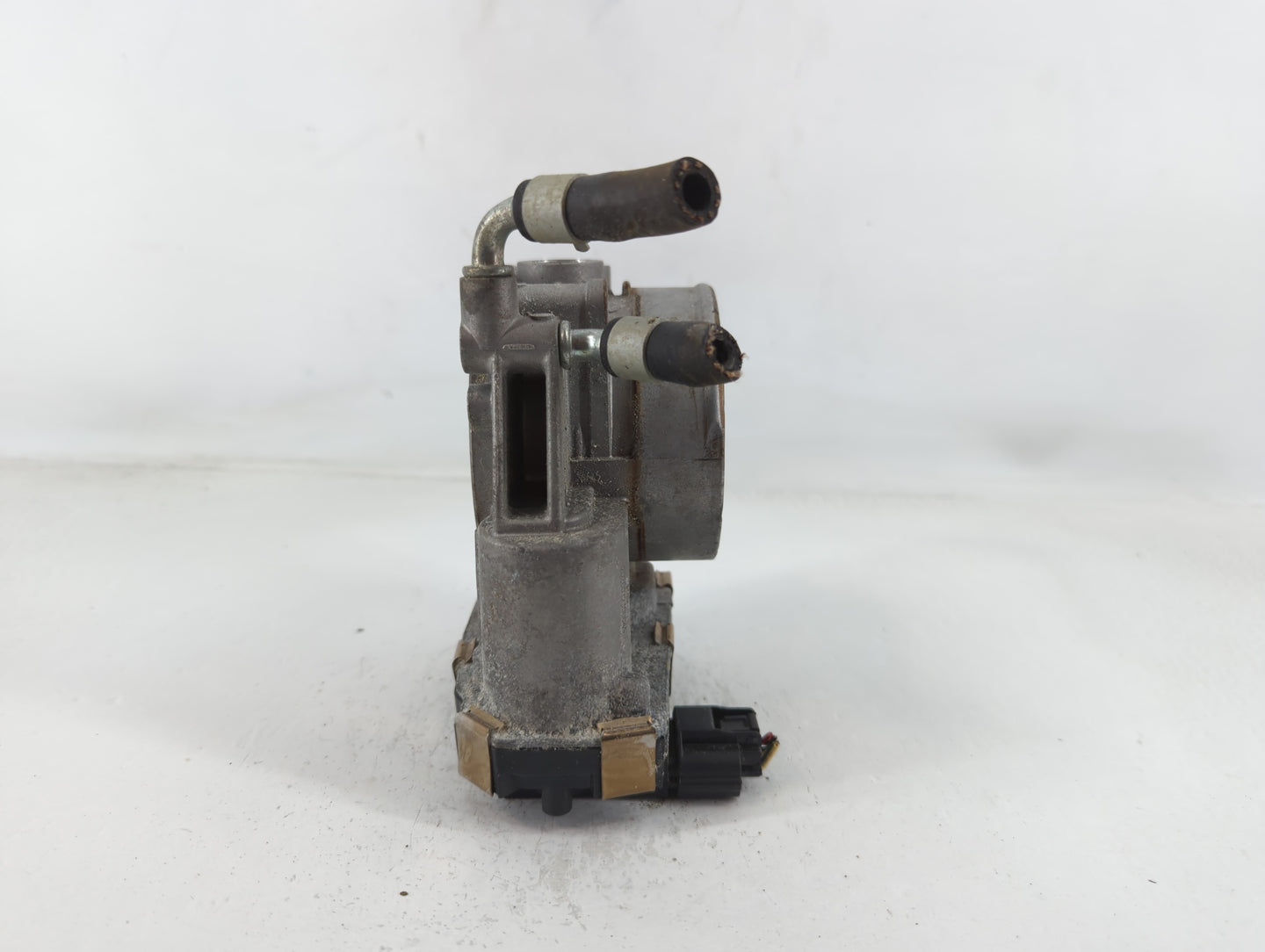 2017-2020 Nissan Pathfinder Throttle Body P/N:2020072300045 Fits Fits 2016 2017 2018 2019 2020 OEM Used Auto Parts - Oemusedautoparts1.com