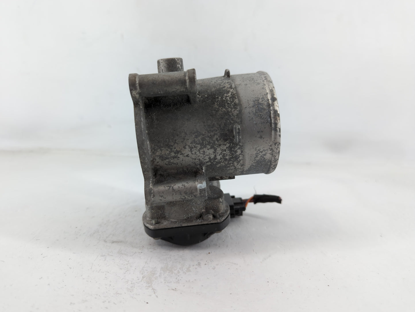 2021-2022 Hyundai Elantra Throttle Body P/N:35100-2J410 Fits Fits 2021 2022 OEM Used Auto Parts - Oemusedautoparts1.com