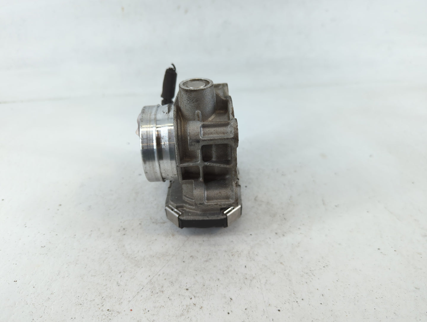 2018-2022 Gmc Terrain Throttle Body P/N:12671379AA Fits Fits 2016 2017 2018 2019 2020 2021 2022 OEM Used Auto Parts - Oemusedautoparts1.com