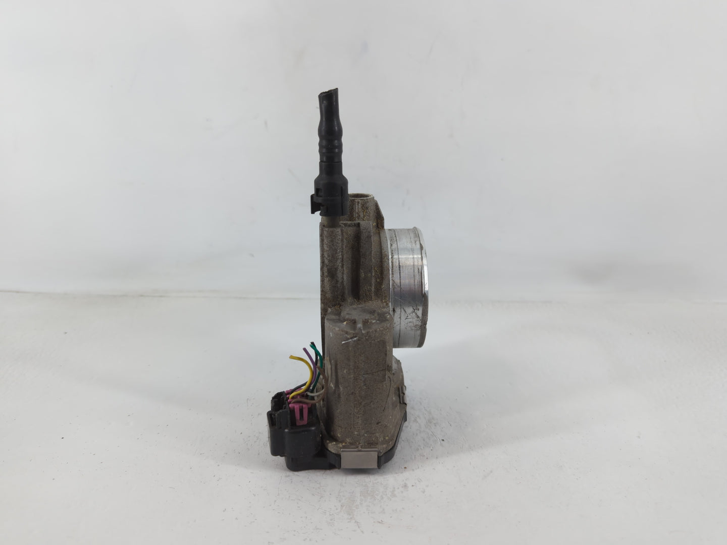 2008-2012 Chevrolet Colorado Throttle Body P/N:1640AA018AA6008C Fits Fits 2008 2009 2010 2011 2012 OEM Used Auto Parts - Oemusedautoparts1.com