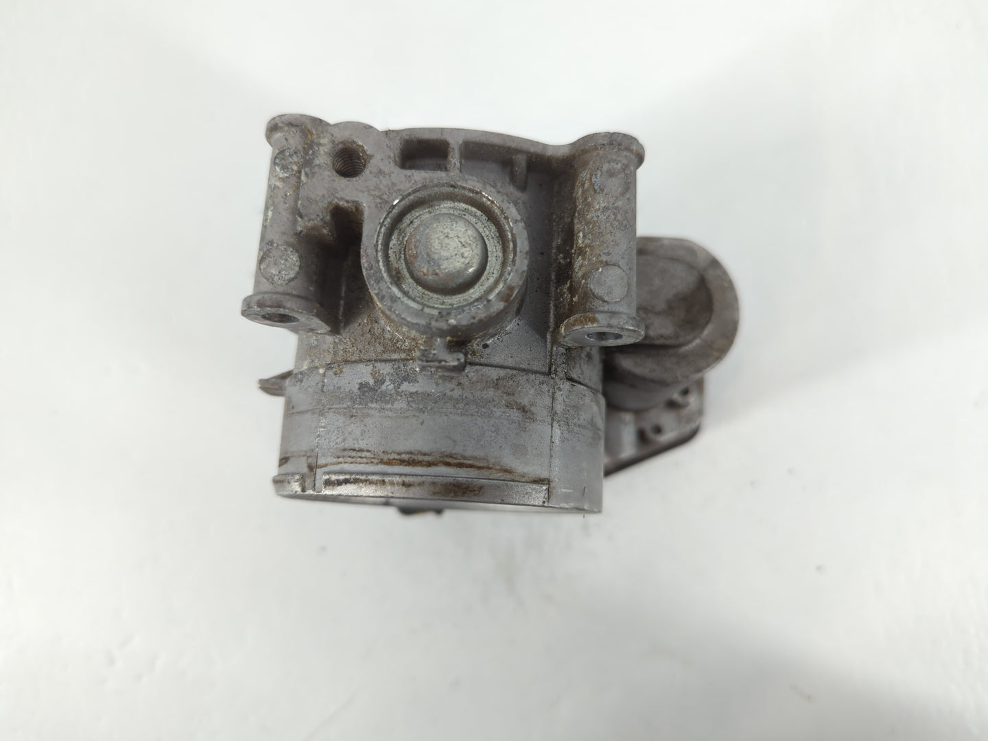 2011-2017 Ford F-150 Throttle Body P/N:F111C-1383 Fits Fits 2011 2012 2013 2014 2015 2016 2017 2018 2019 OEM Used Auto Parts - Oemusedautoparts1.com